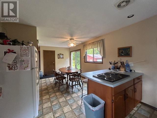 345 Island View Rd, Heyden, ON - Indoor