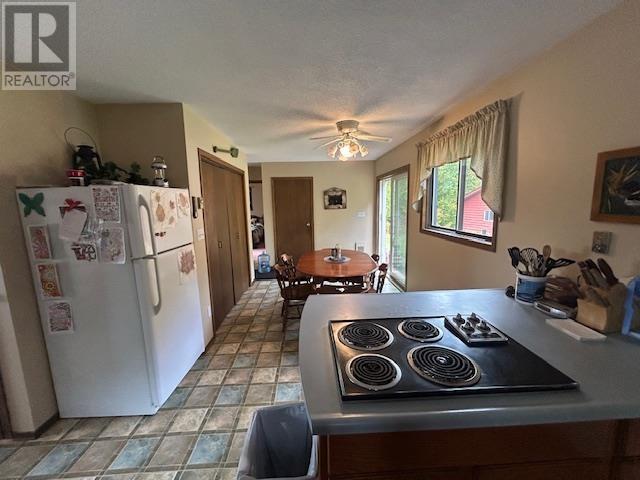 345 Island View Rd, Heyden, ON - Indoor Photo Showing Kitchen