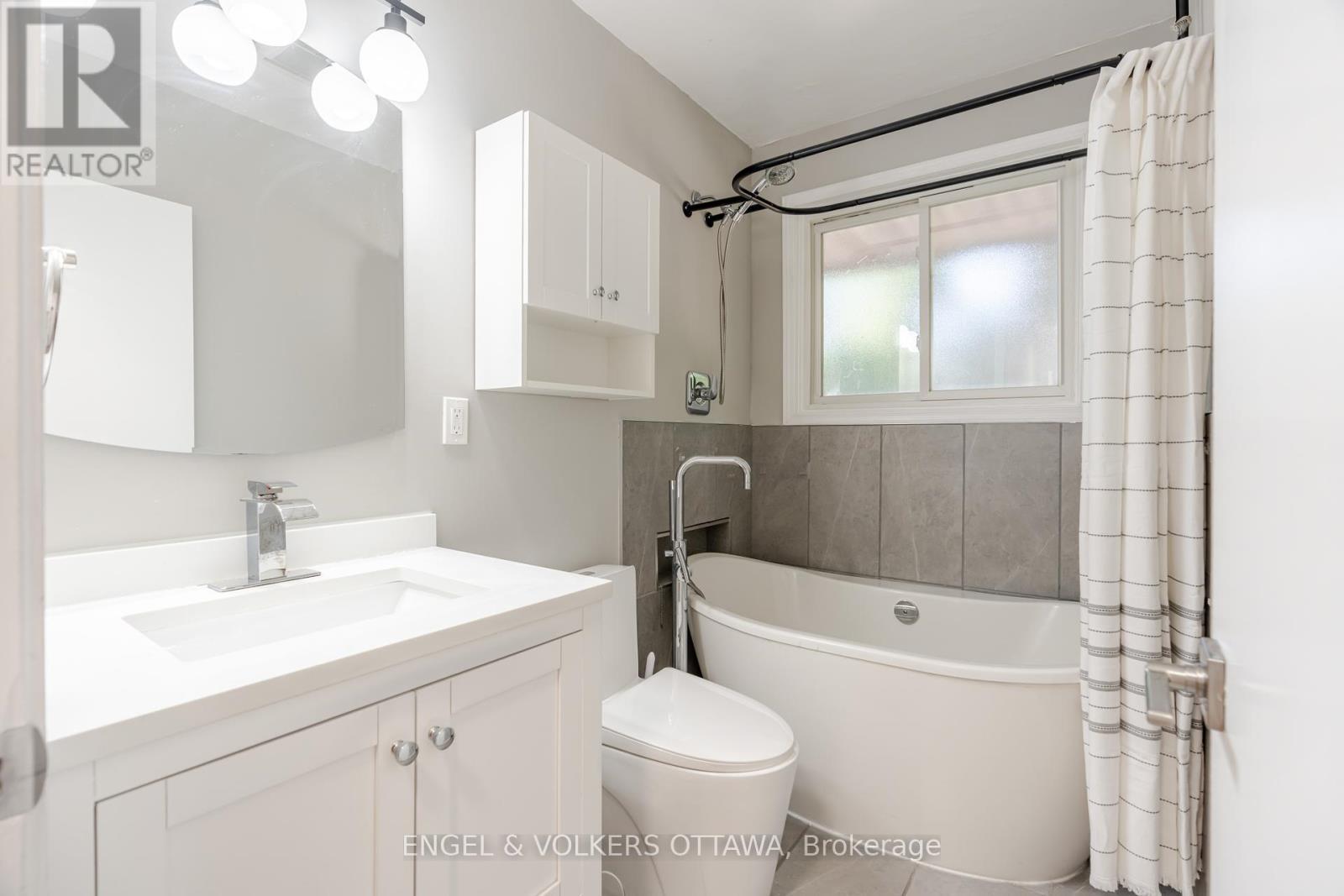 3001 Rankin Street, Ottawa, ON - Indoor Photo Showing Bathroom
