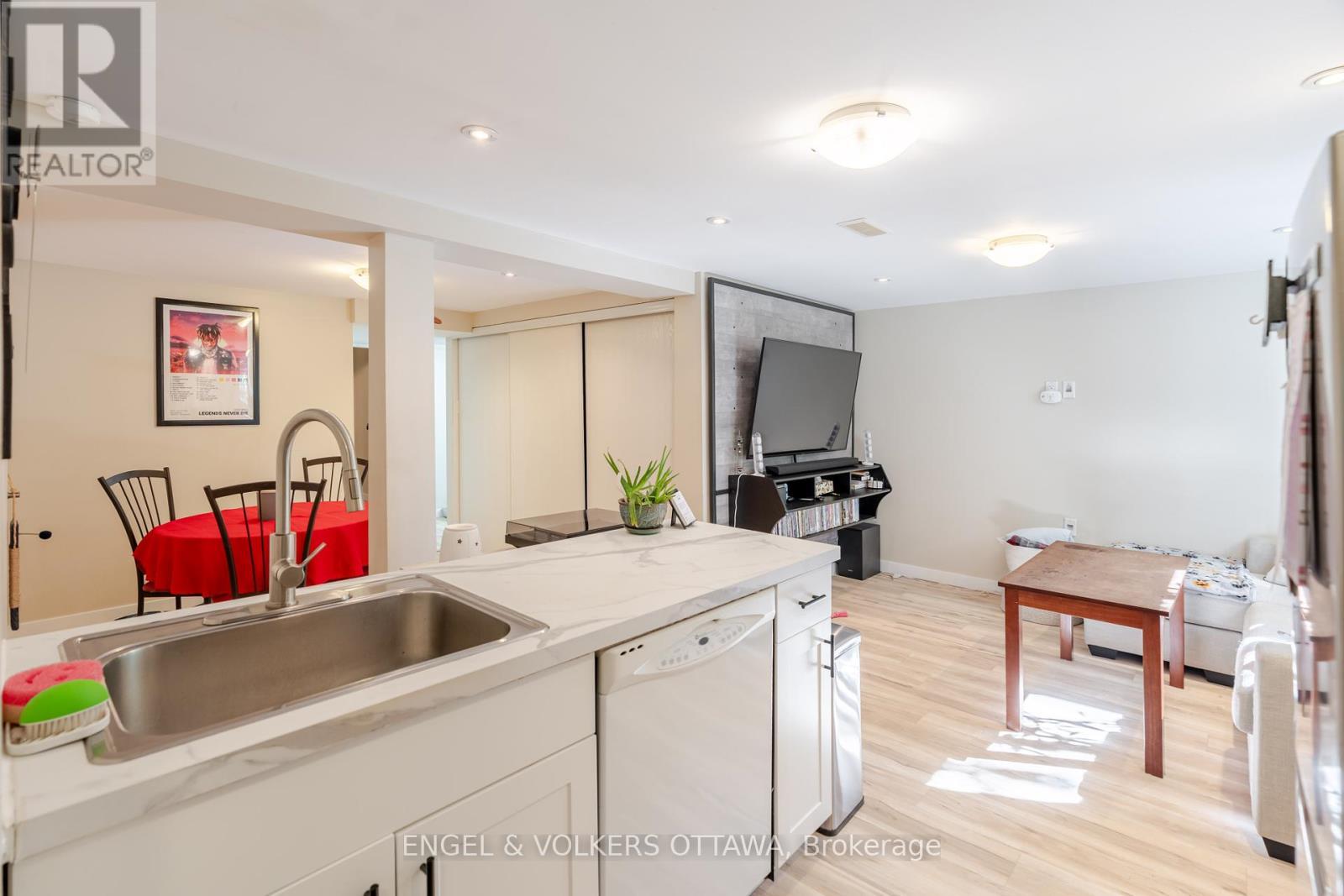 3001 Rankin Street, Ottawa, ON - Indoor Photo Showing Kitchen