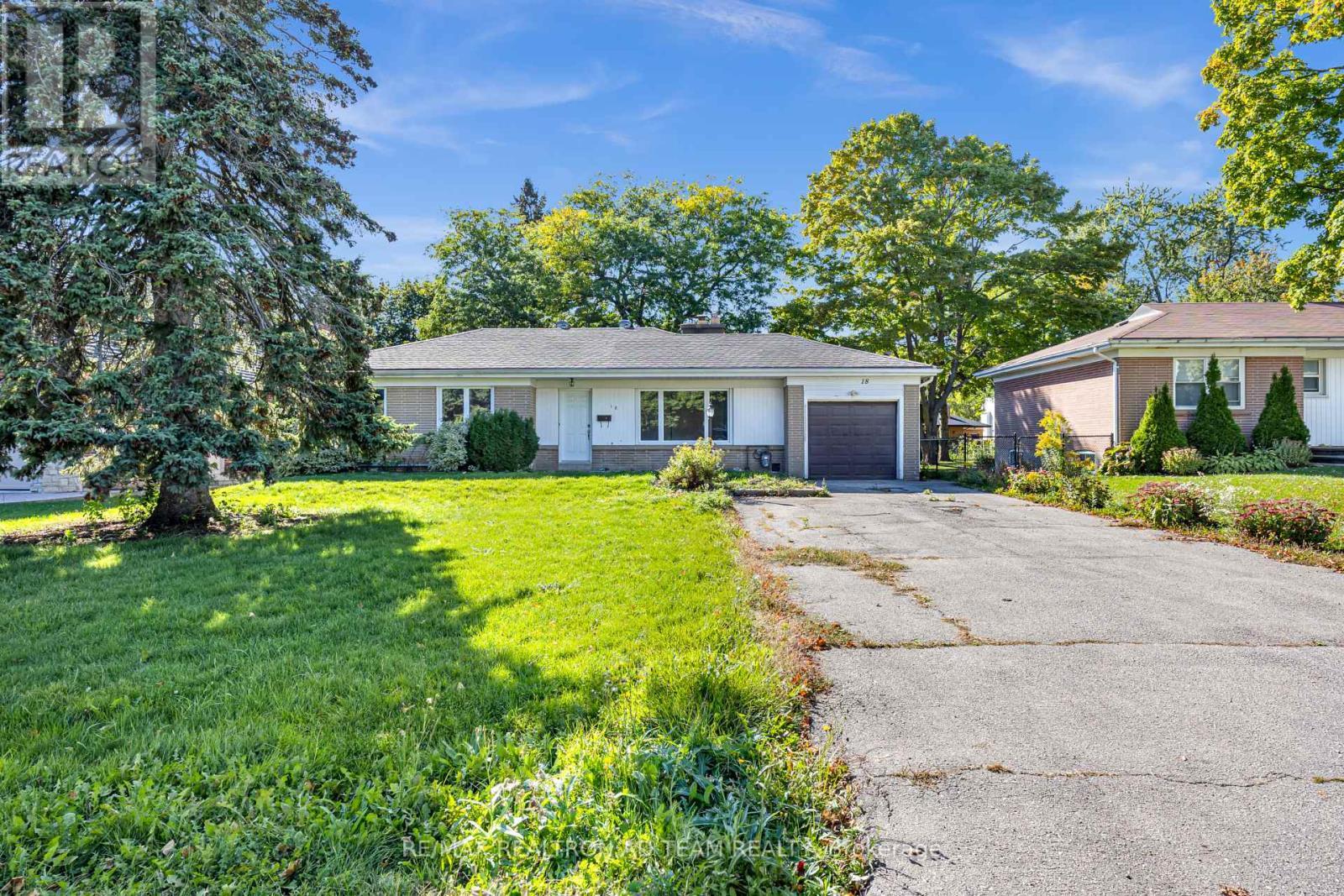 Bsmnt - 18 Windridge Drive, Markham, ON - Outdoor