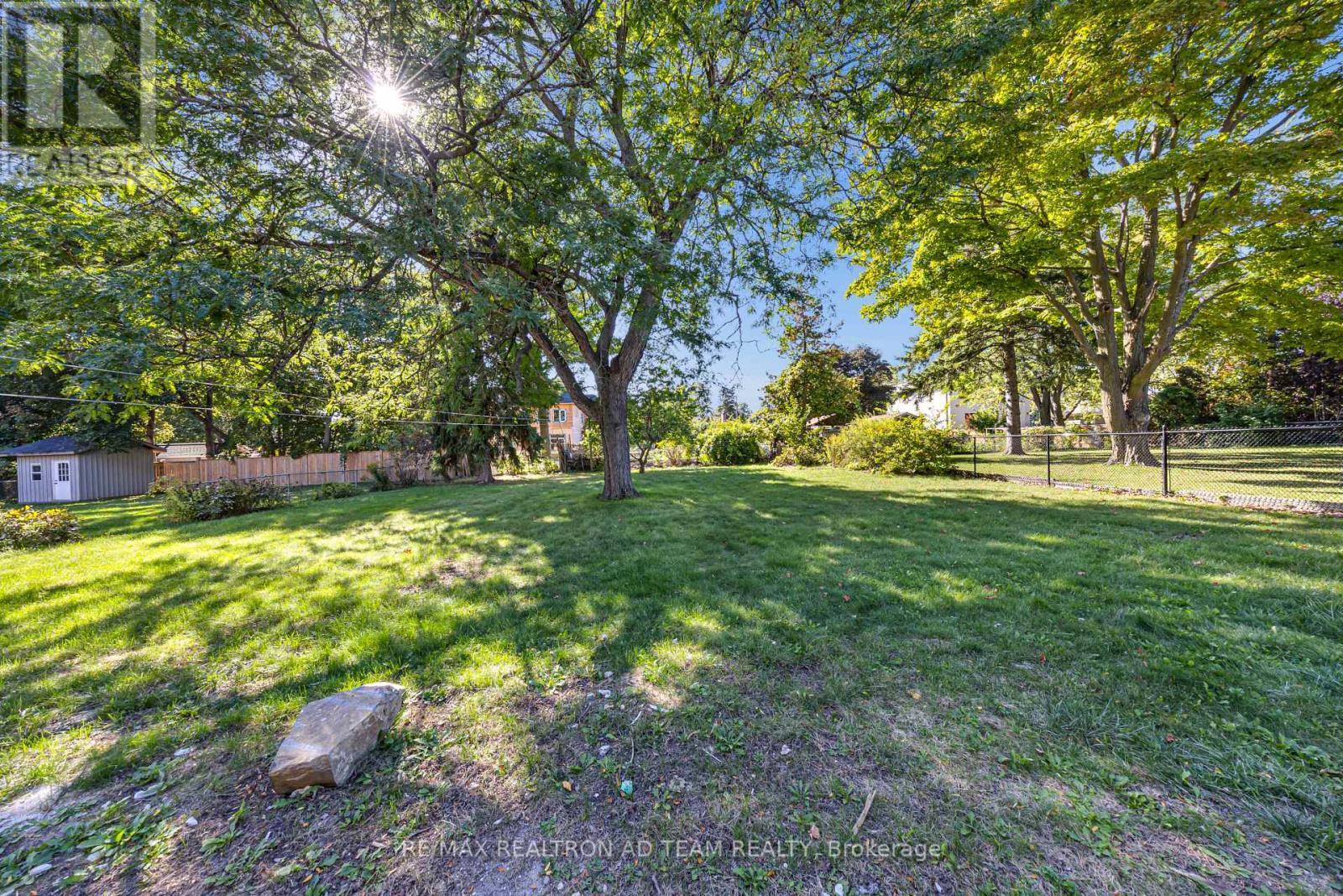 Bsmnt - 18 Windridge Drive, Markham, ON - Outdoor