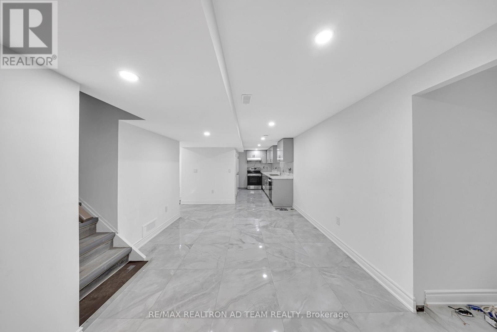 Bsmnt - 18 Windridge Drive, Markham, ON - Indoor Photo Showing Other Room