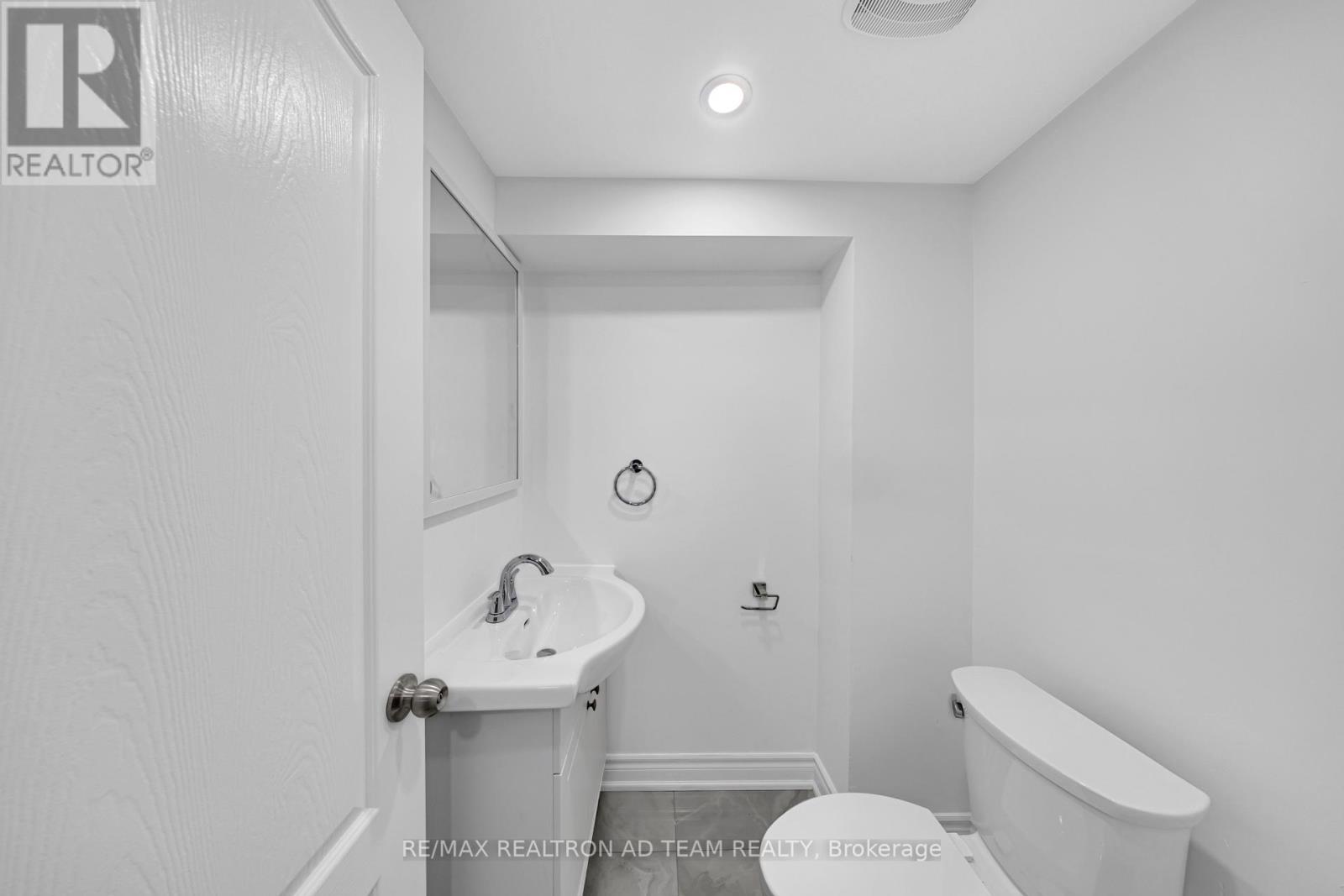 Bsmnt - 18 Windridge Drive, Markham, ON - Indoor Photo Showing Bathroom