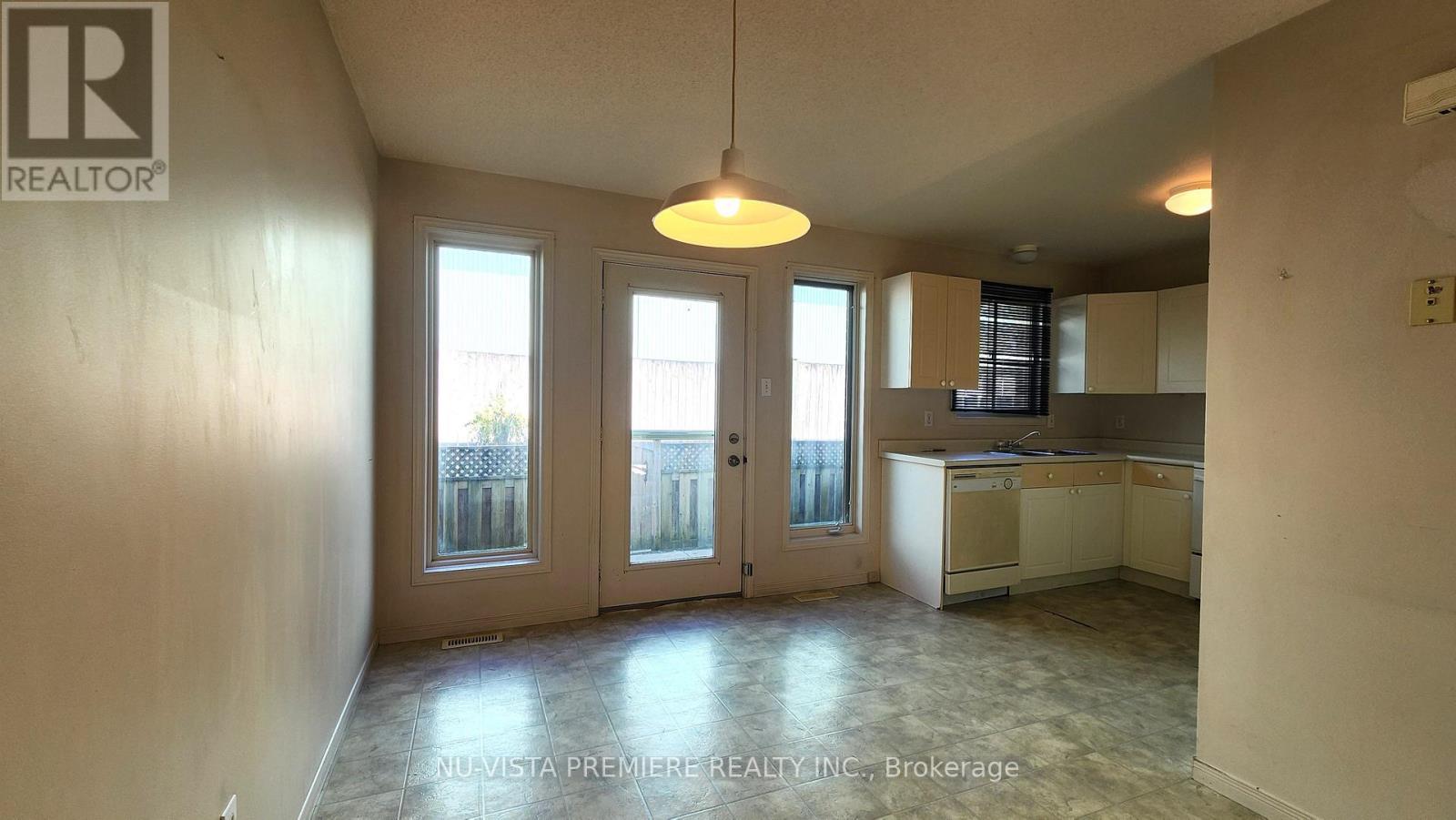 7 - 40 Burslem Street, London East (East N), ON - Indoor Photo Showing Other Room