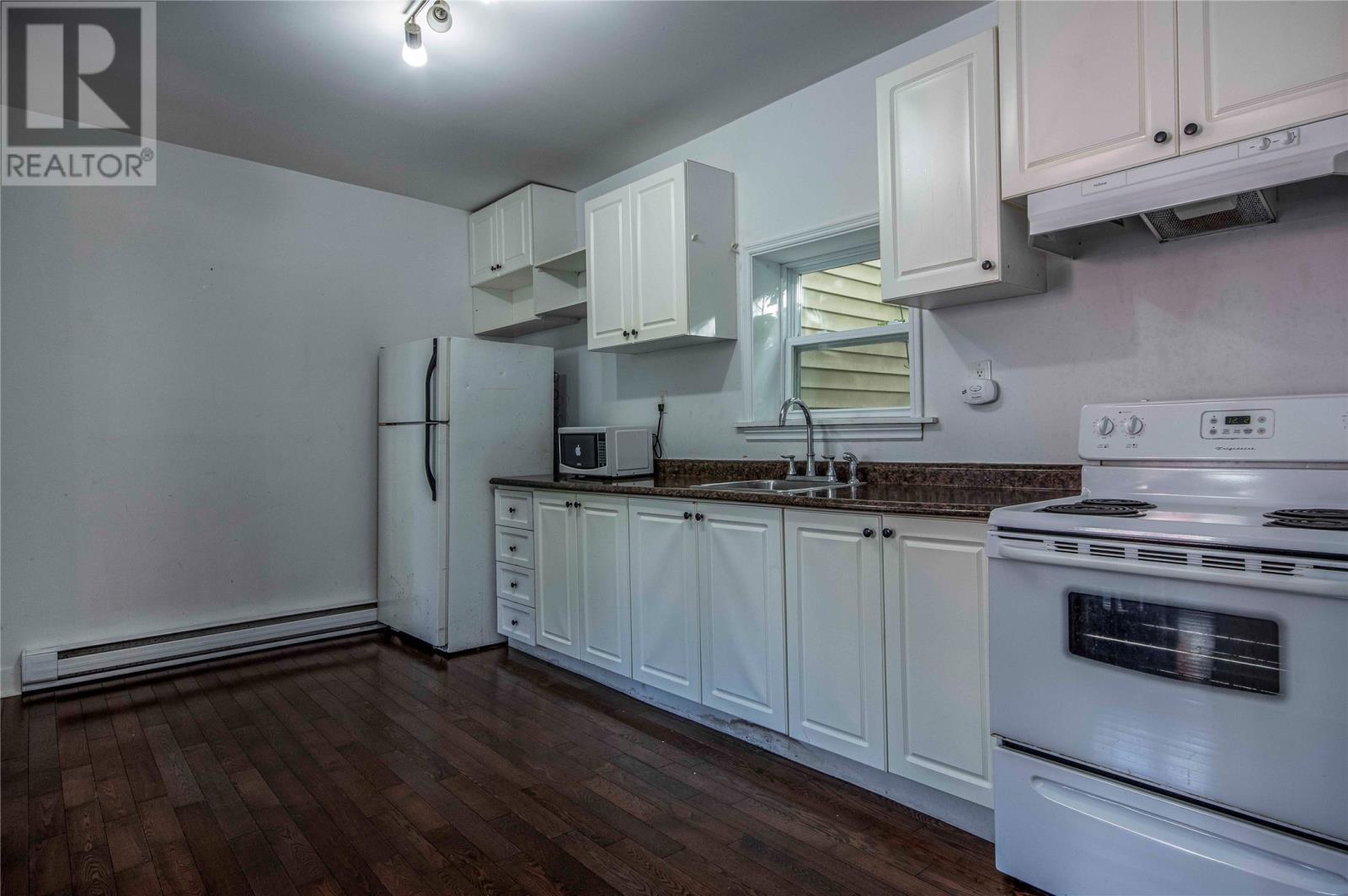 5 Balsam Street, St John'S, NL - Indoor Photo Showing Kitchen