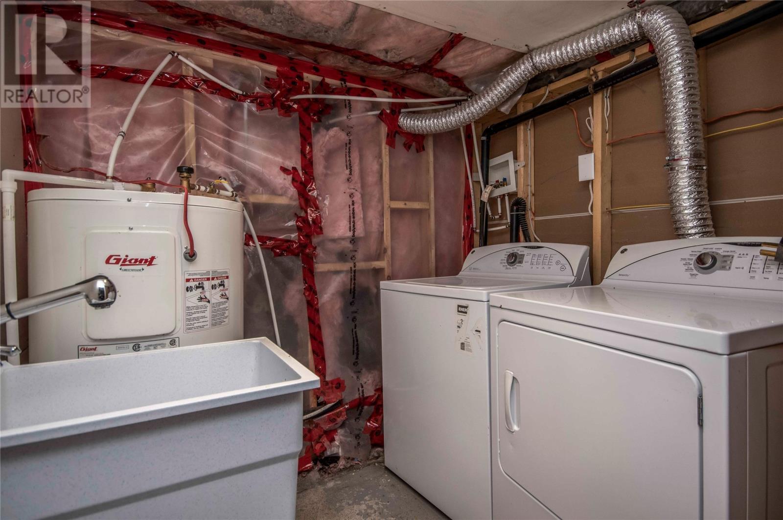 5 Balsam Street, St John'S, NL - Indoor Photo Showing Laundry Room