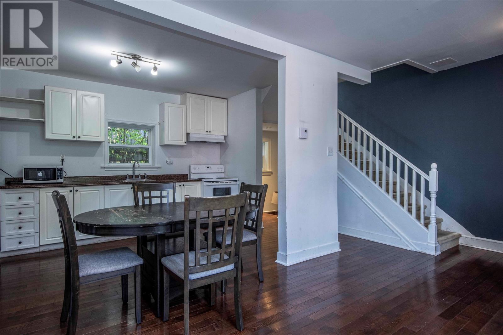 5 Balsam Street, St John'S, NL - Indoor