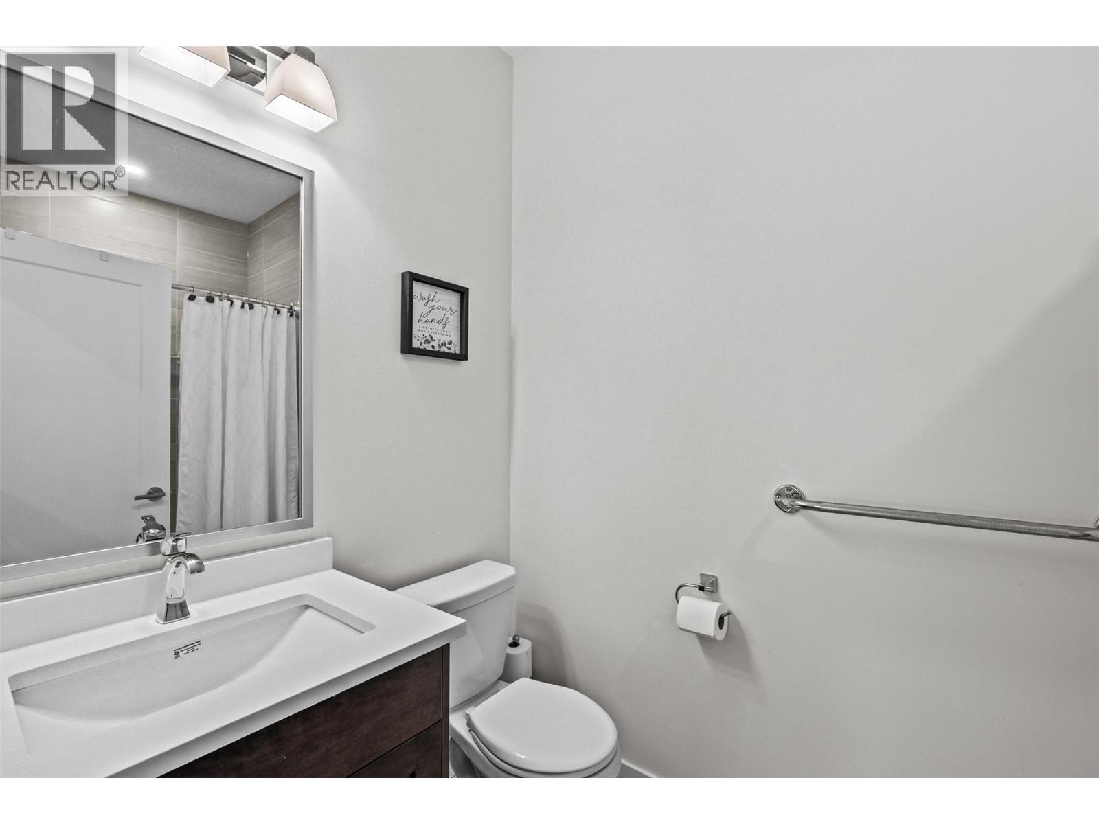 641 Shuswap Road E Unit# 109, Kamloops, BC - Indoor Photo Showing Bathroom
