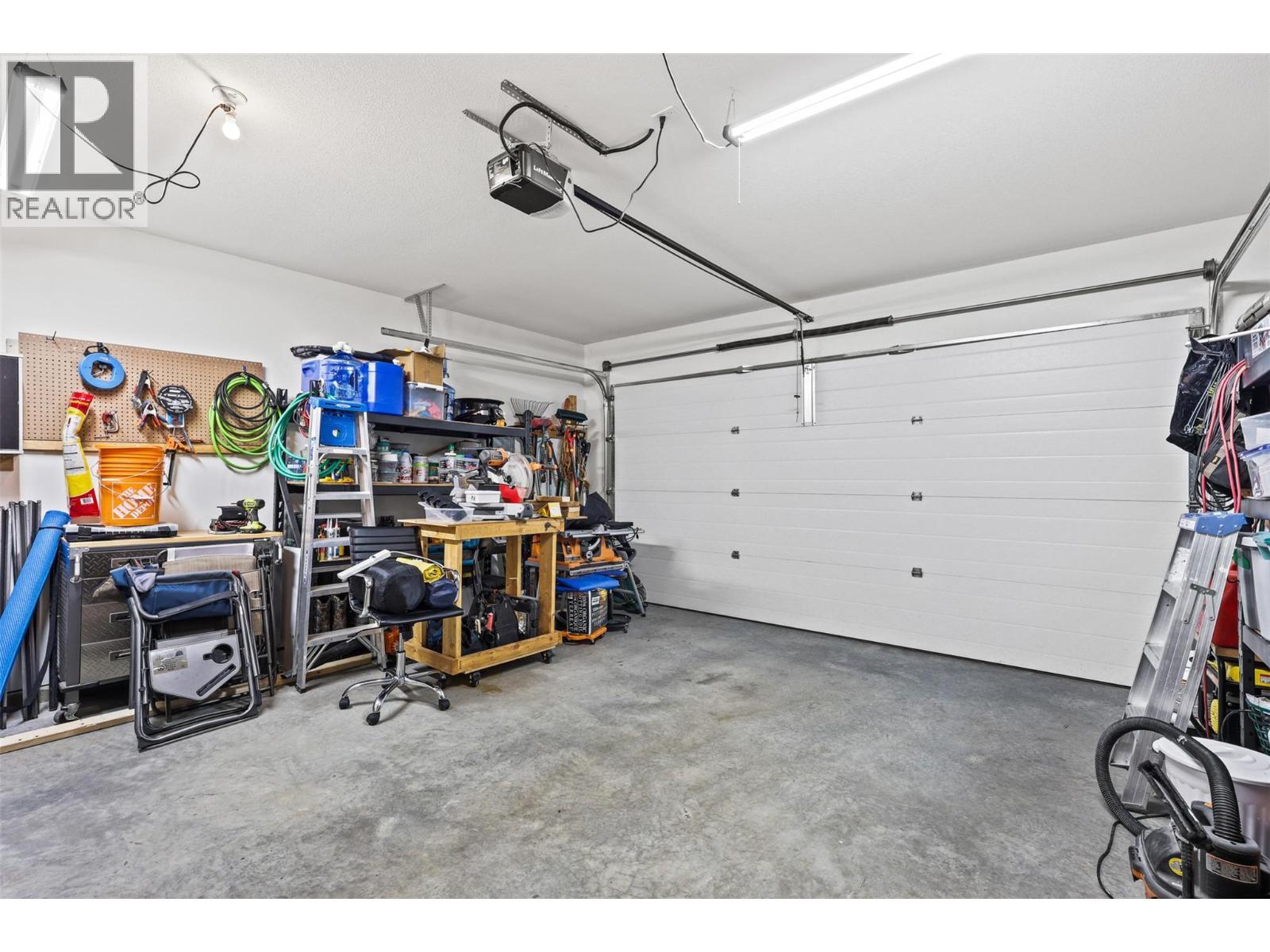 641 Shuswap Road E Unit# 109, Kamloops, BC - Indoor Photo Showing Garage