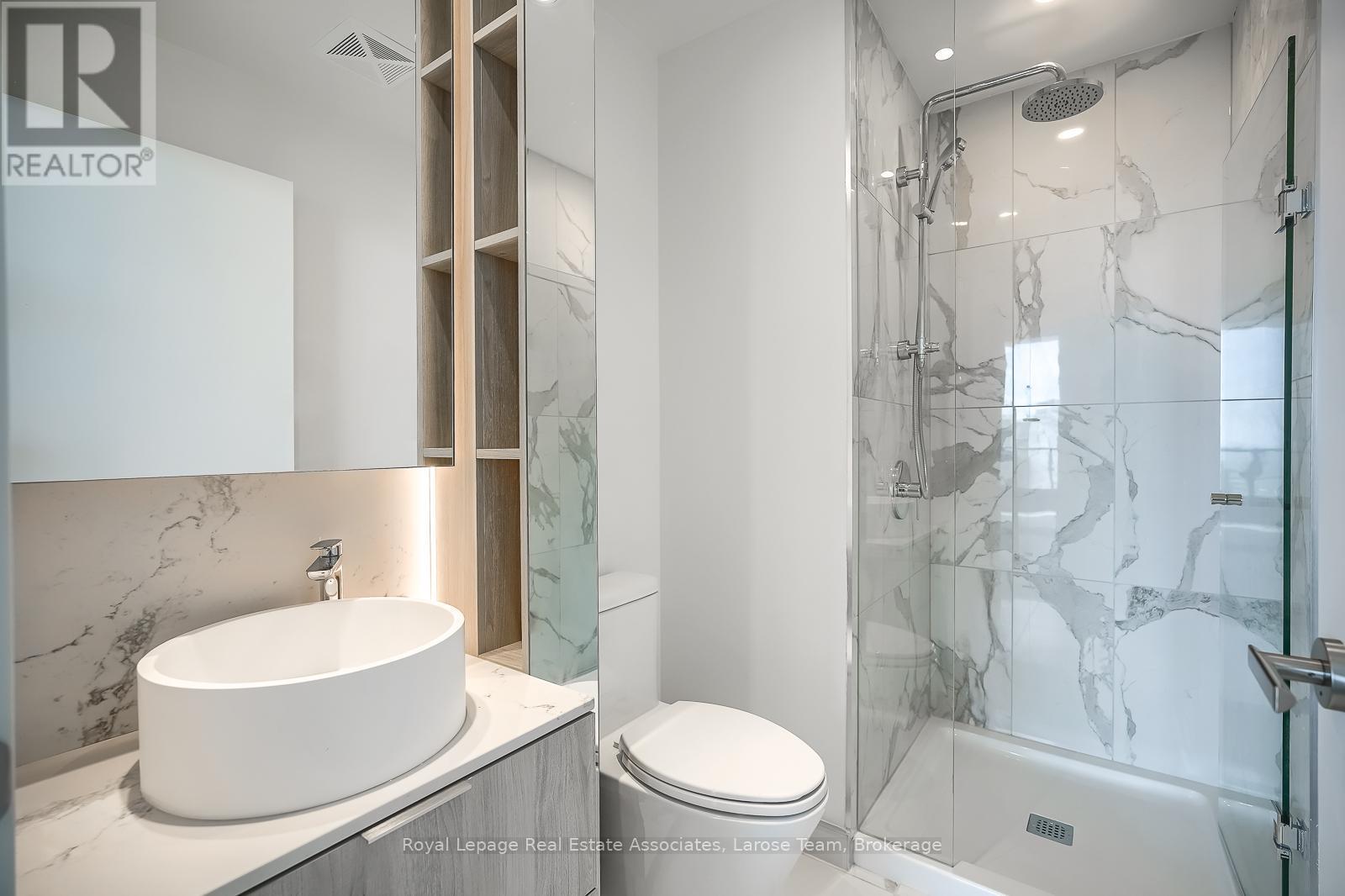 1307 - 28 Ann Street, Mississauga, ON - Indoor Photo Showing Bathroom