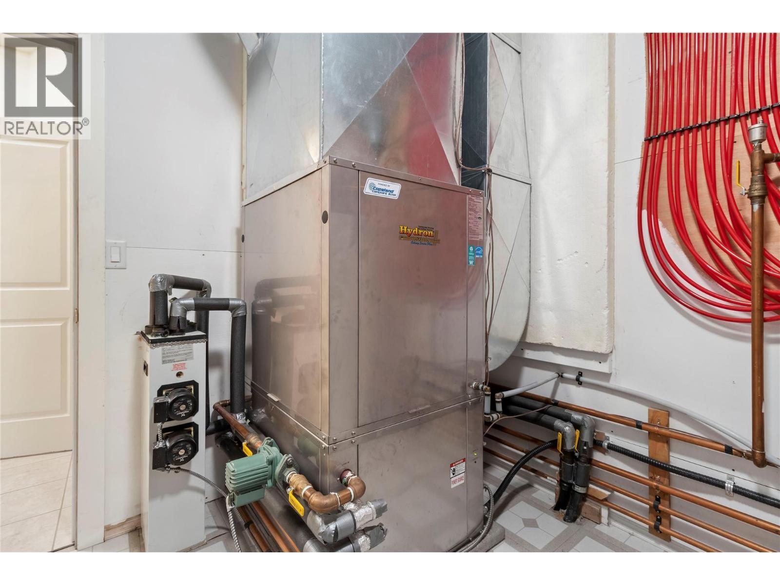 3676 Mcbride Road, Blind Bay, BC - Indoor