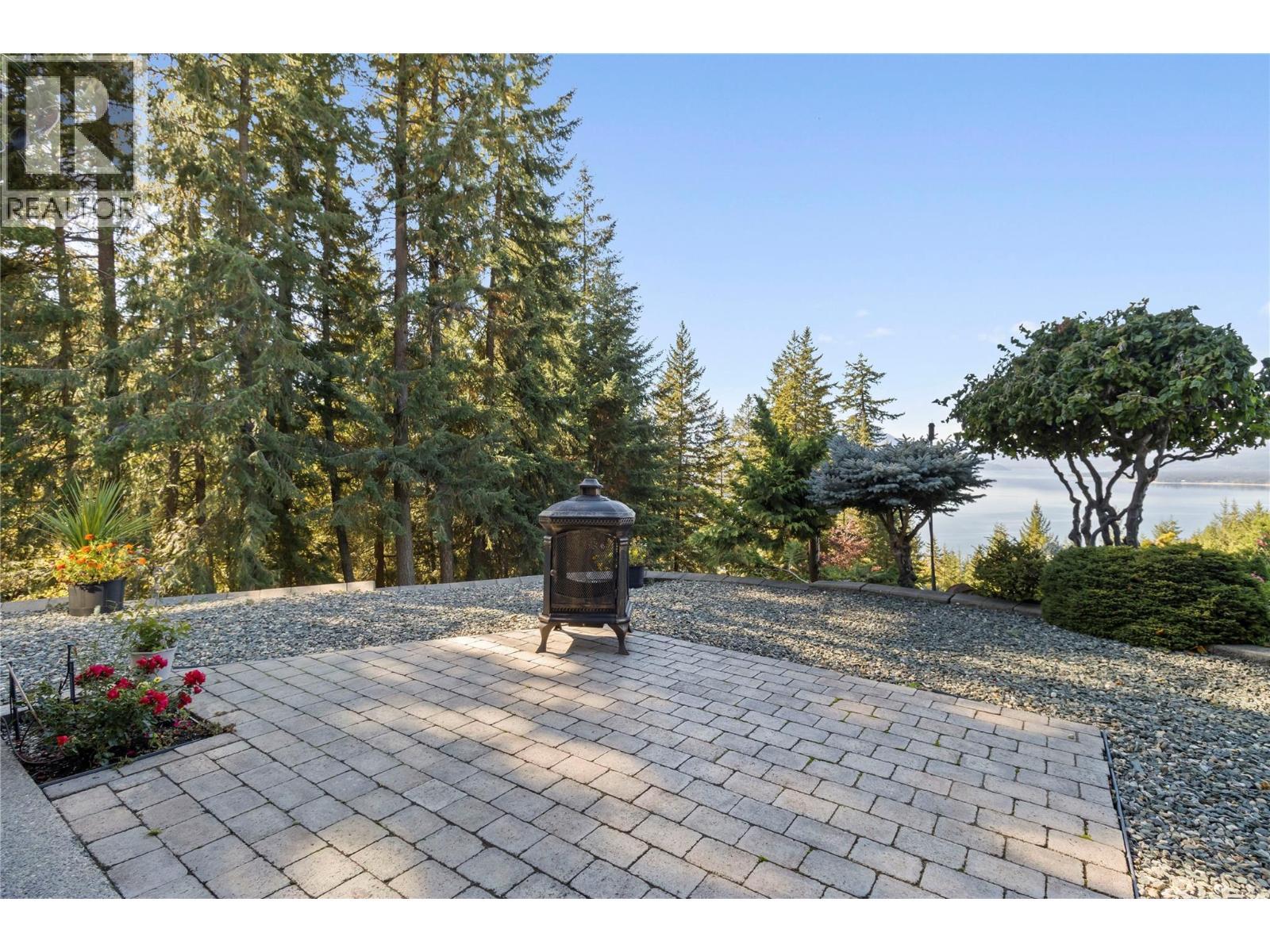 3676 Mcbride Road, Blind Bay, BC - Outdoor