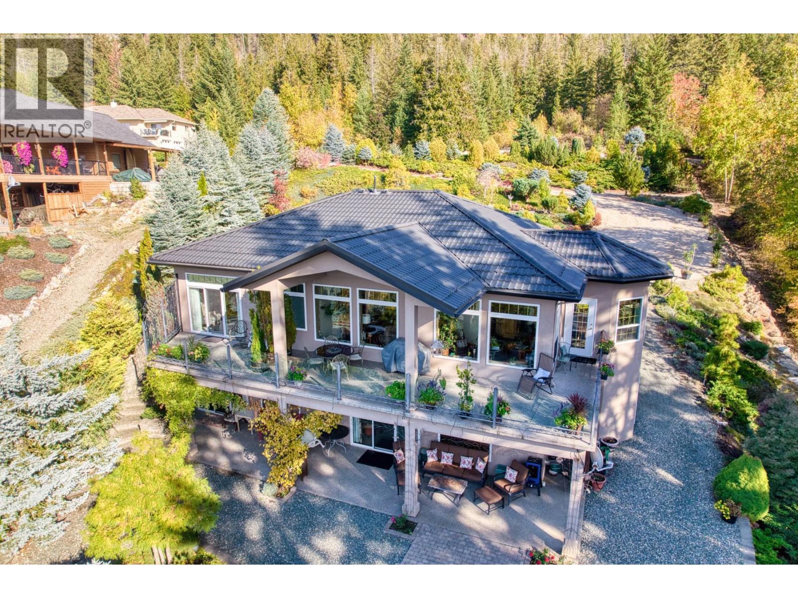 3676 Mcbride Road, Blind Bay, BC - Outdoor