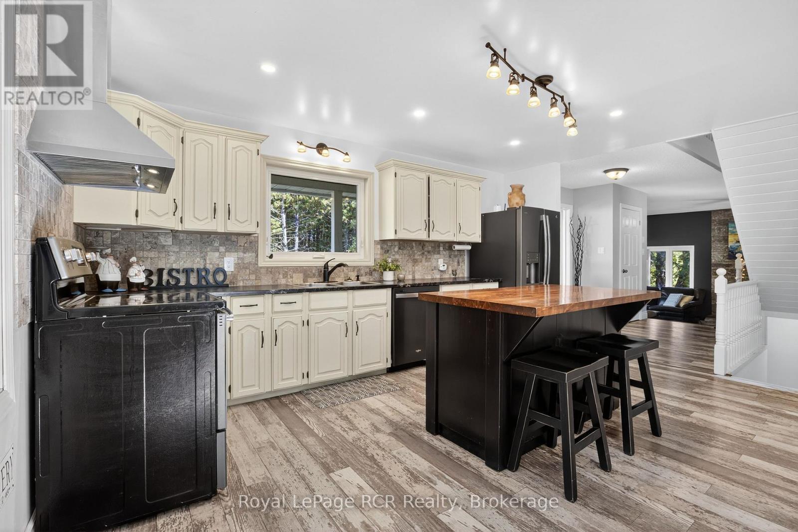 468080 Concession 12B Concession, Grey Highlands, ON - Indoor Photo Showing Kitchen With Upgraded Kitchen