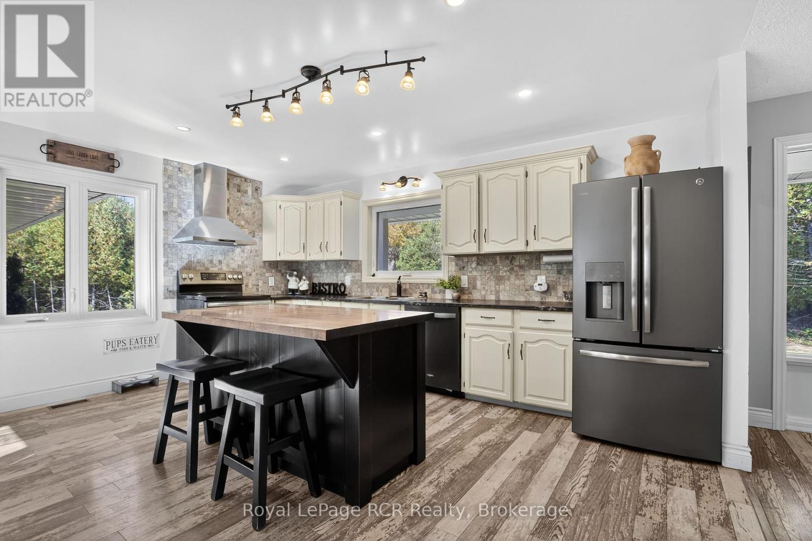 468080 Concession 12B Concession, Grey Highlands, ON - Indoor Photo Showing Kitchen With Upgraded Kitchen