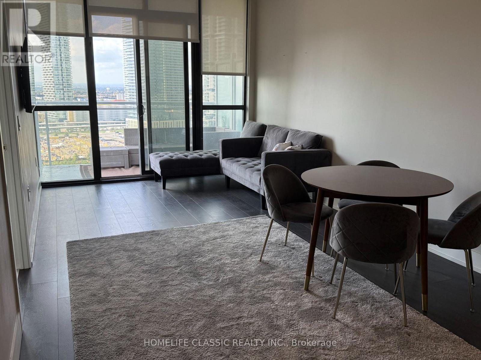 1604 - 2916 Highway 7, Vaughan, ON - Indoor