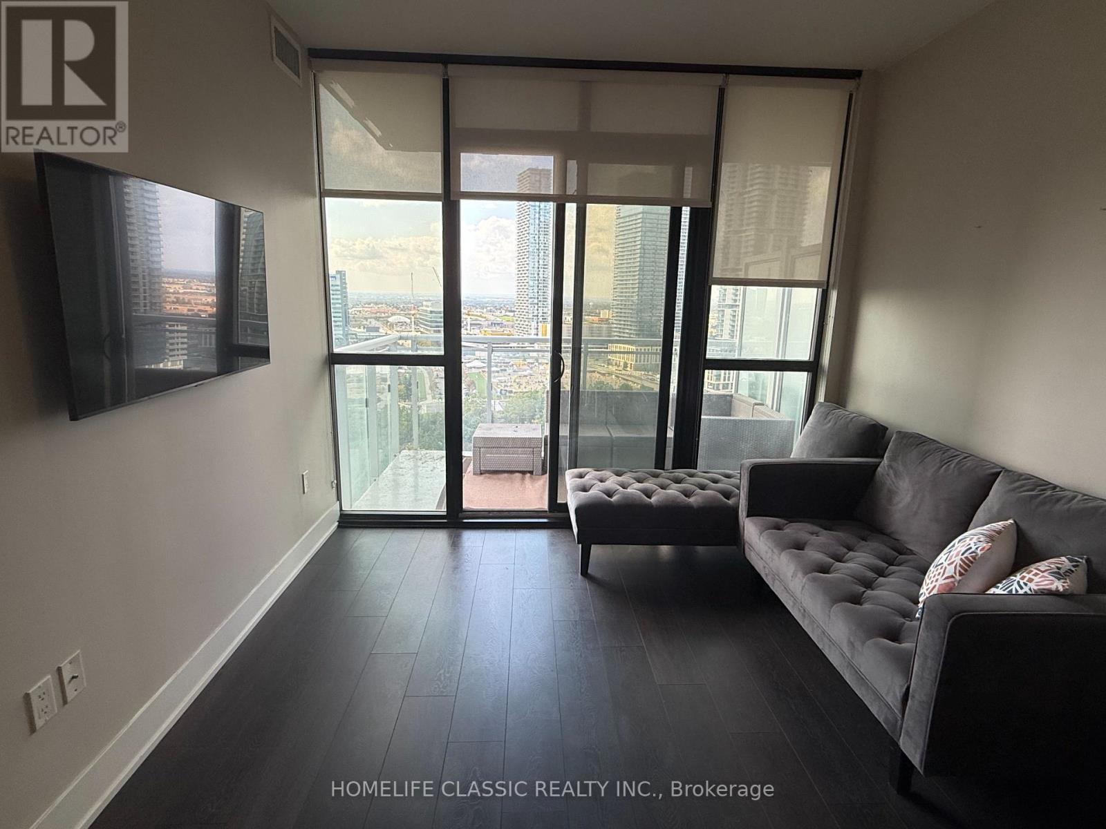 1604 - 2916 Highway 7, Vaughan, ON - Indoor Photo Showing Living Room