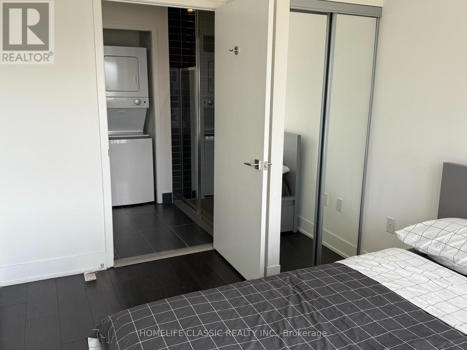 1604 - 2916 Highway 7, Vaughan, ON - Indoor Photo Showing Bedroom