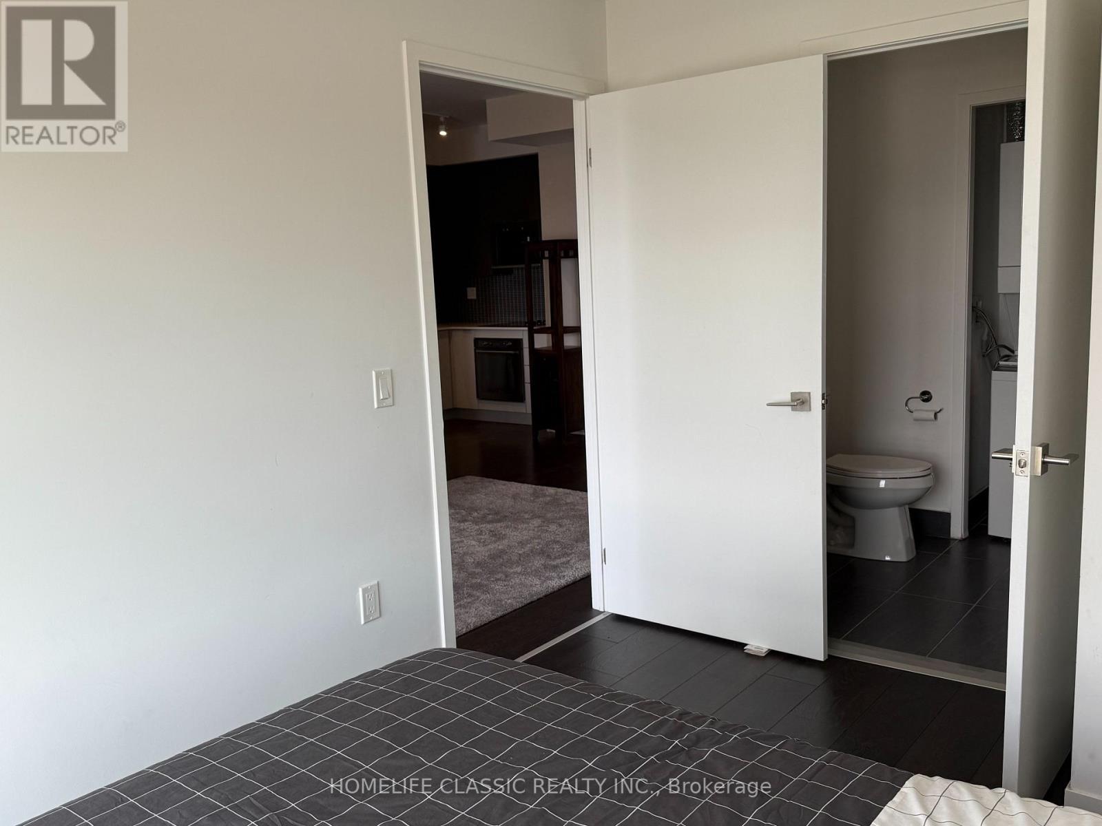 1604 - 2916 Highway 7, Vaughan, ON - Indoor