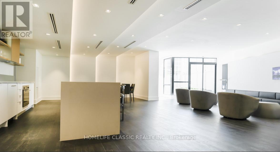 1604 - 2916 Highway 7, Vaughan, ON - Indoor