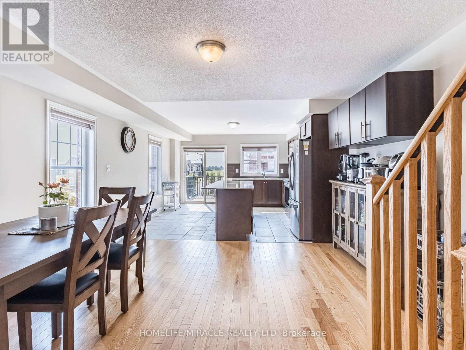 43 Finegan Circle, Brampton, ON - Indoor Photo Showing Dining Room