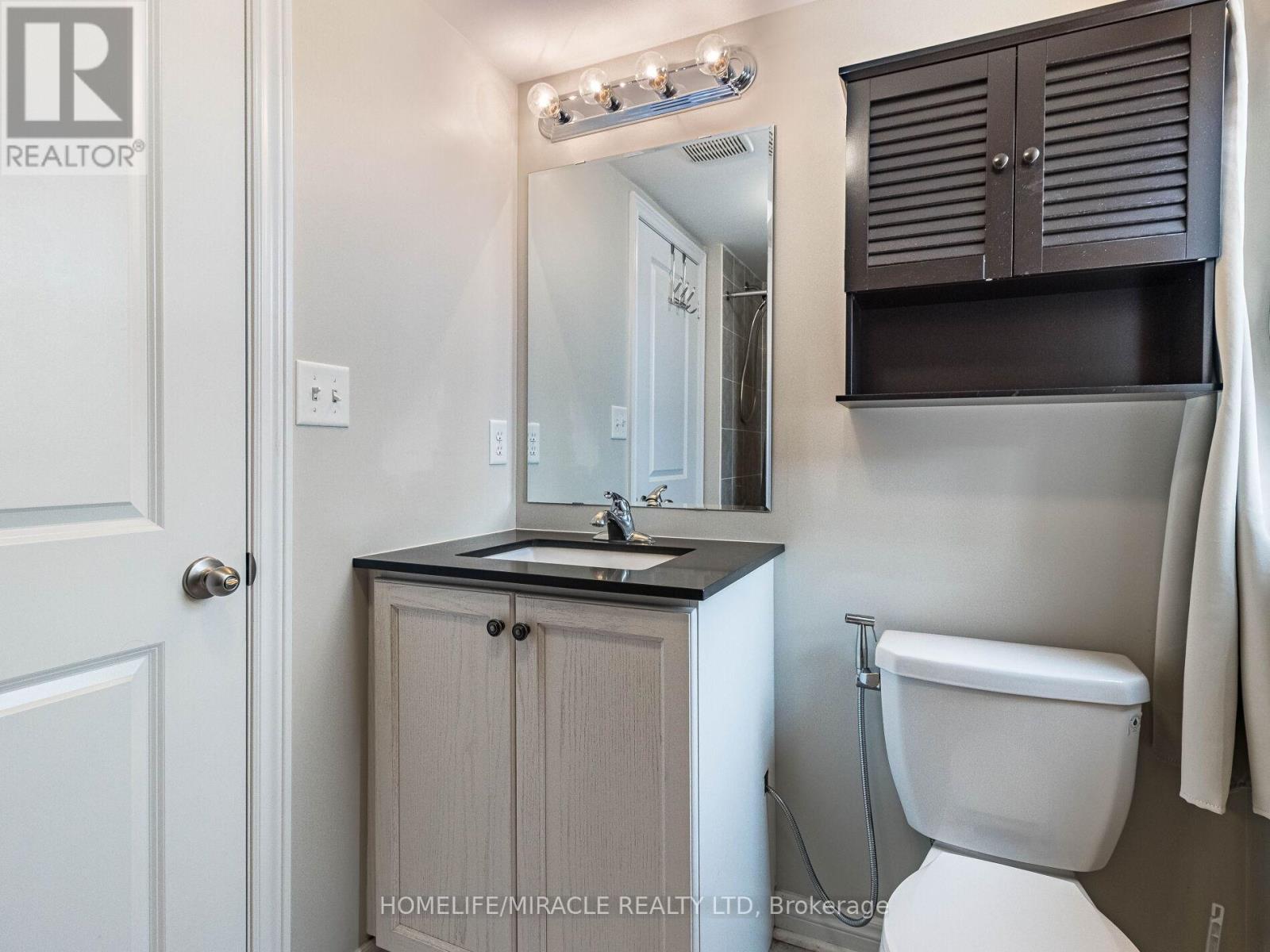 43 Finegan Circle, Brampton, ON - Indoor Photo Showing Bathroom