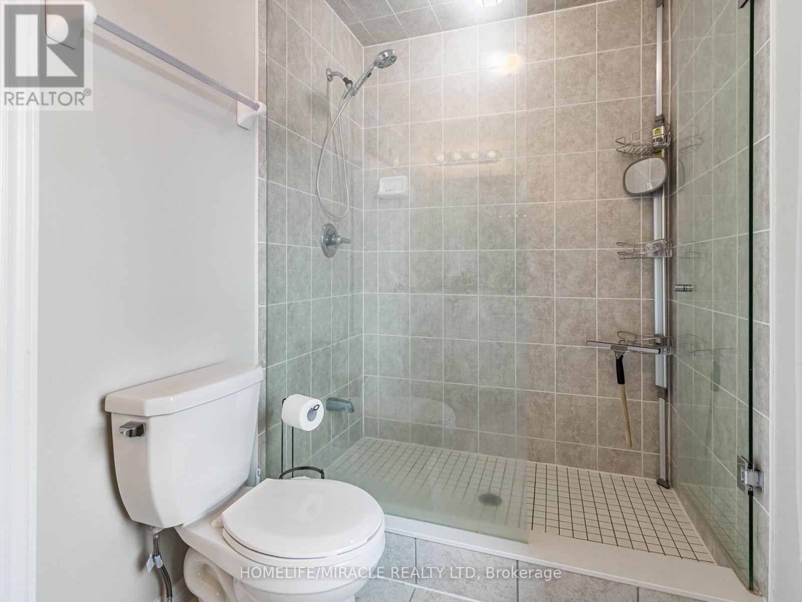 43 Finegan Circle, Brampton, ON - Indoor Photo Showing Bathroom