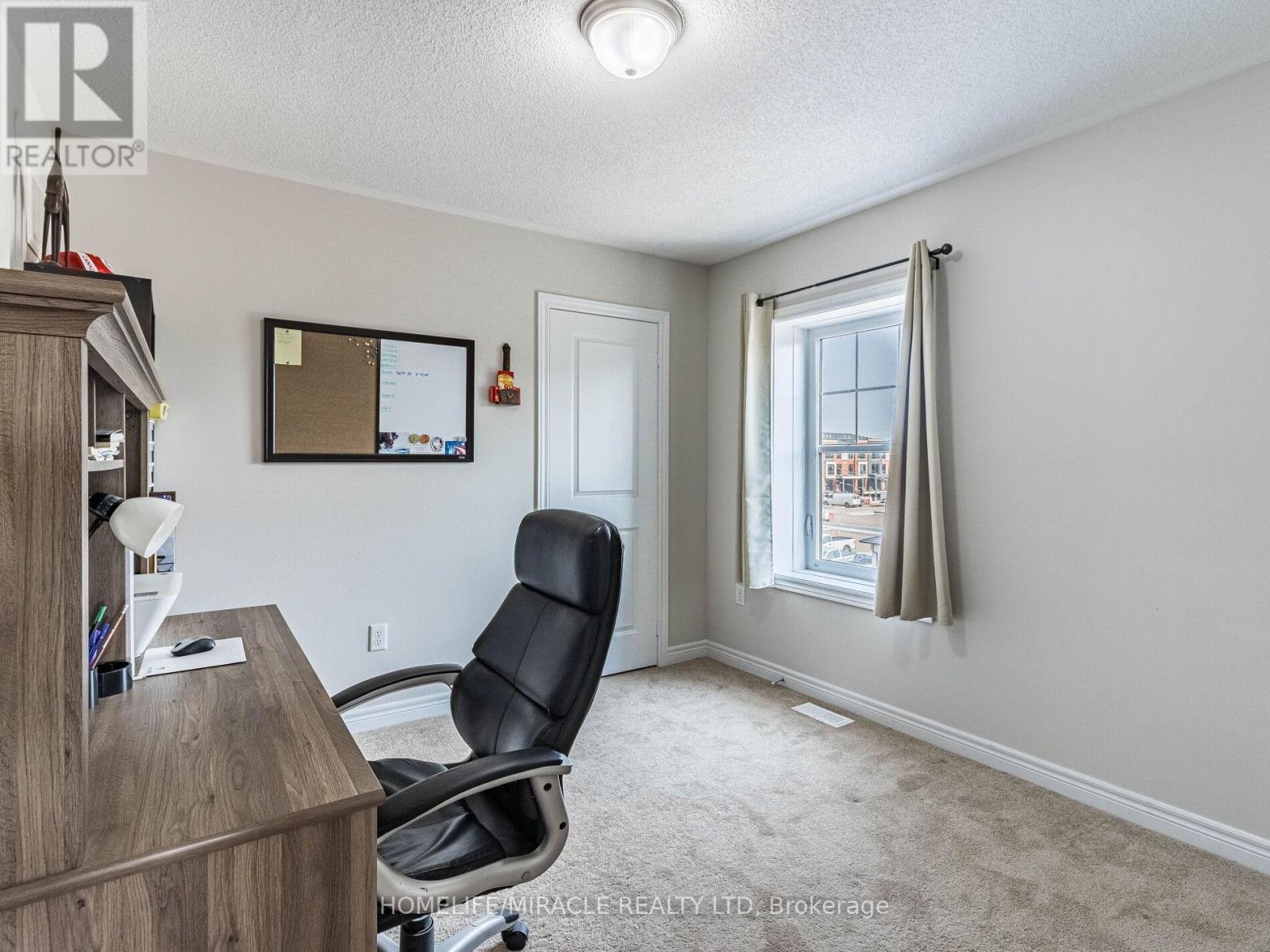 43 Finegan Circle, Brampton, ON - Indoor Photo Showing Office