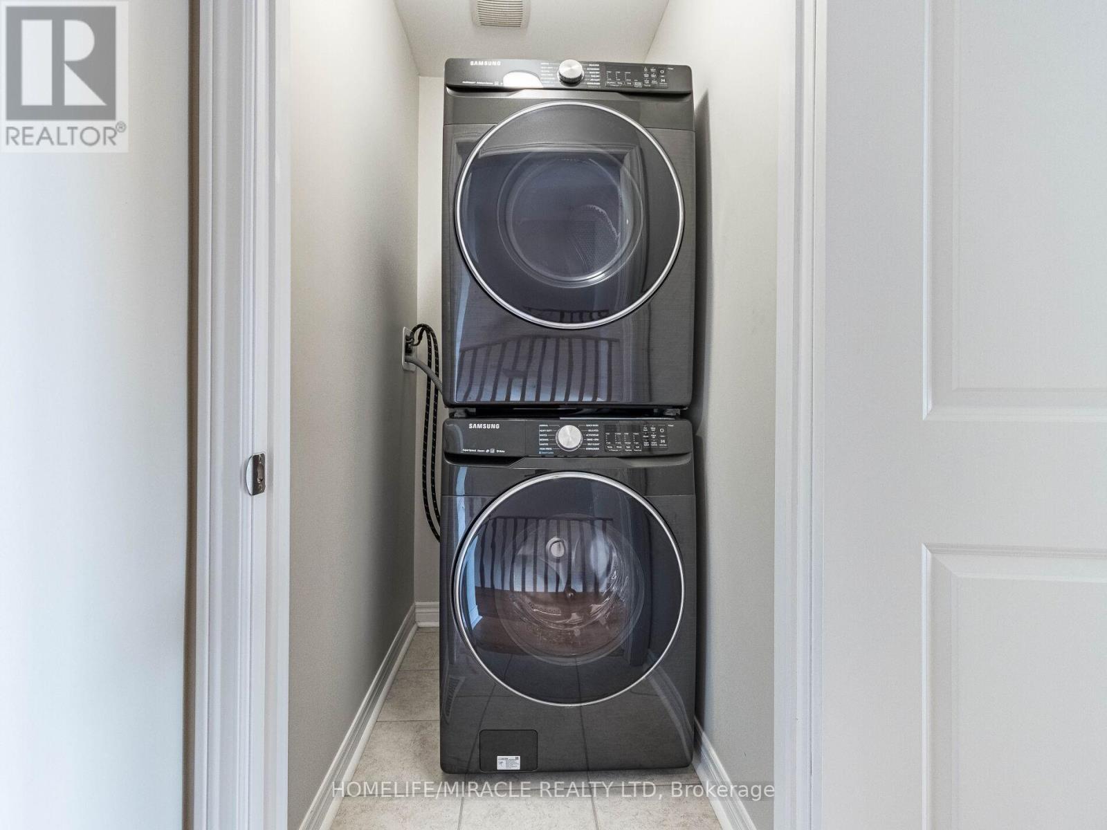 43 Finegan Circle, Brampton, ON - Indoor Photo Showing Laundry Room