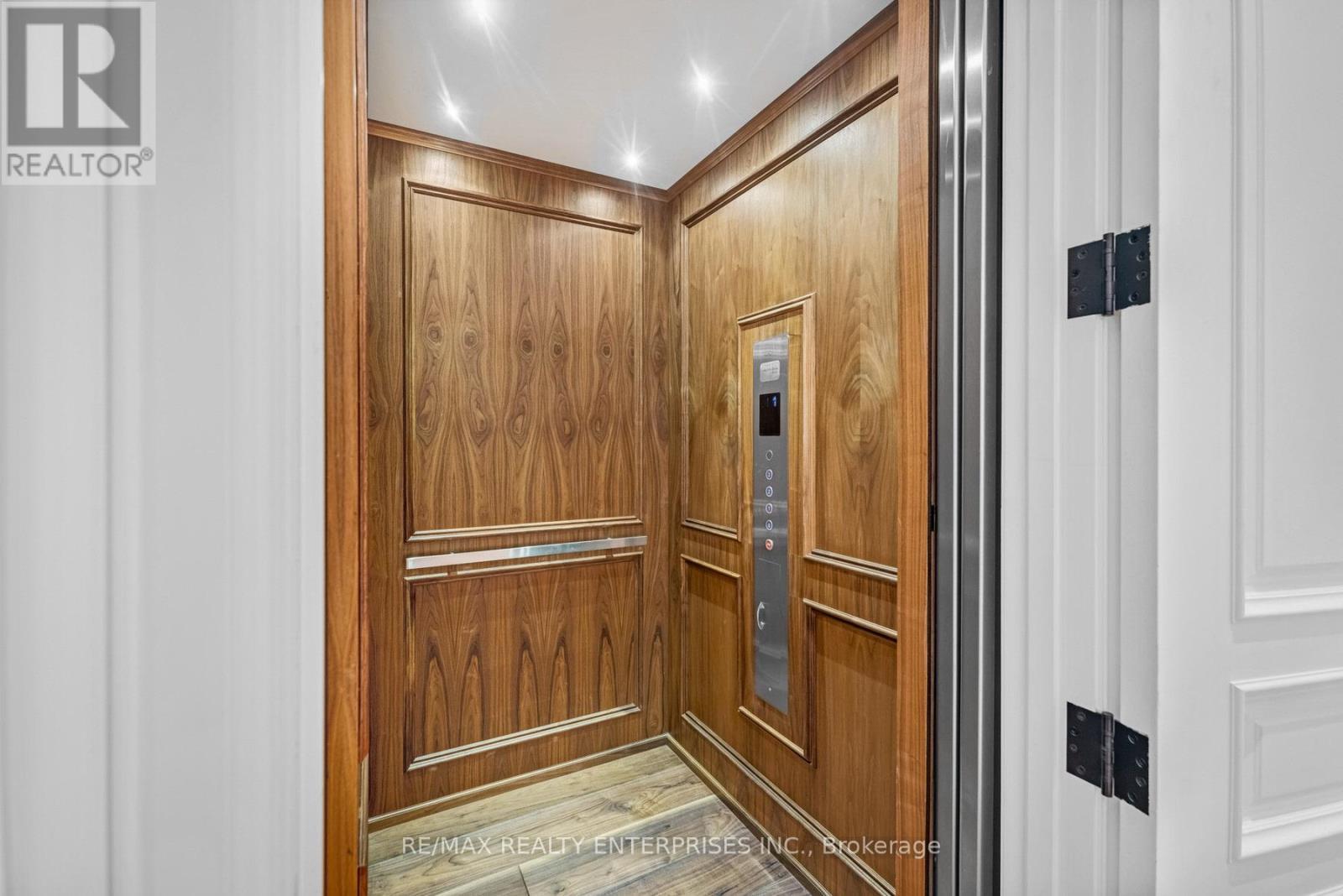 1470 Mississauga Road, Mississauga, ON - Indoor Photo Showing Other Room