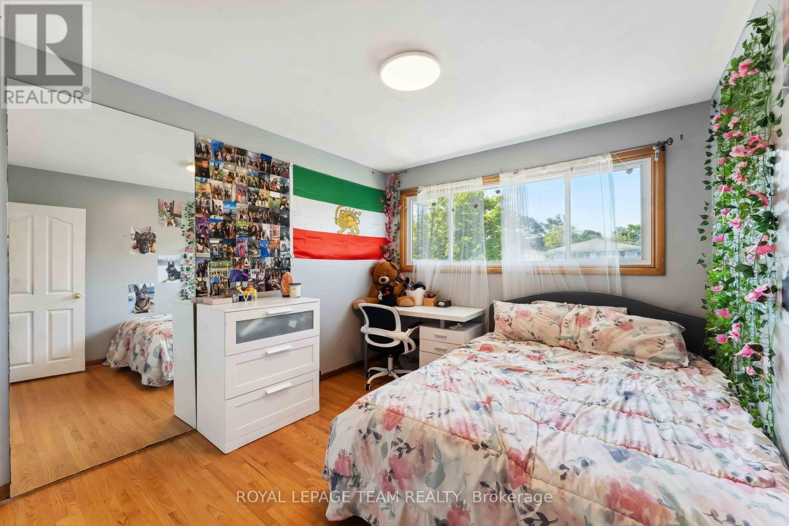 2353 Georgina Drive, Ottawa, ON - Indoor Photo Showing Bedroom
