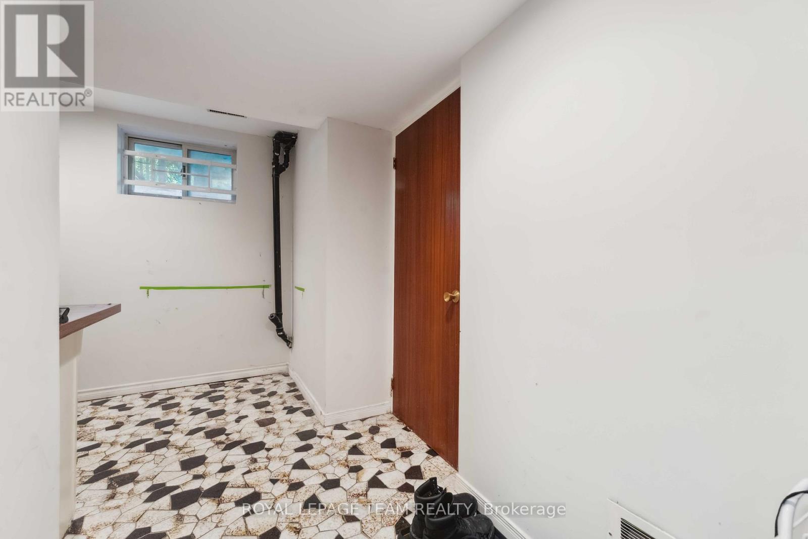 2353 Georgina Drive, Ottawa, ON - Indoor Photo Showing Other Room