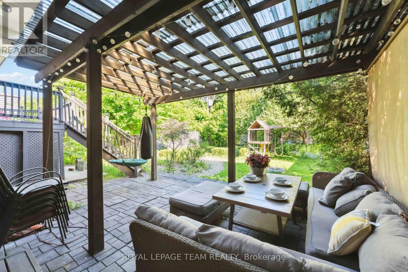 2353 Georgina Drive, Ottawa, ON - Outdoor