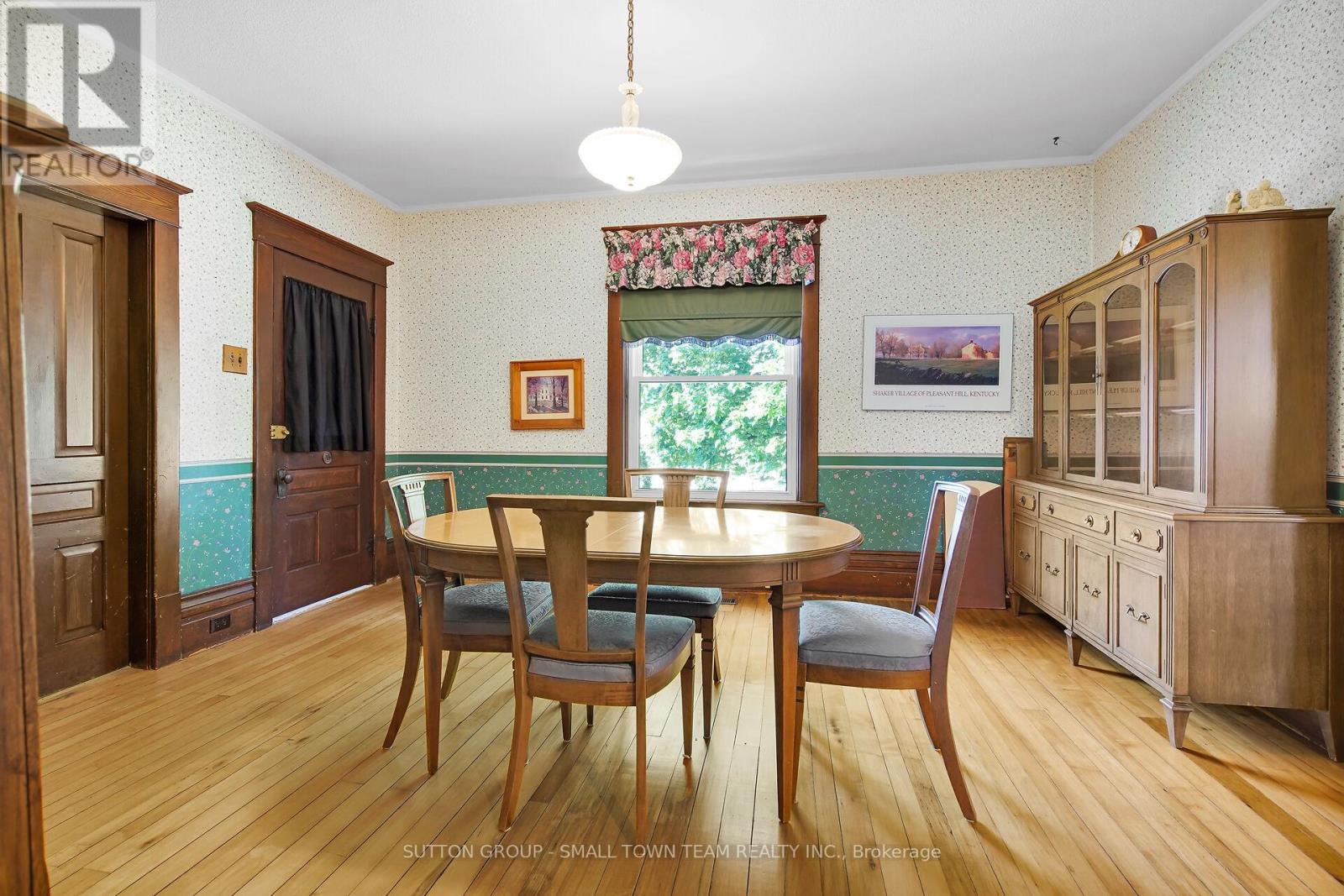 50 Huron Street W, South Huron (Exeter), ON - Indoor Photo Showing Dining Room