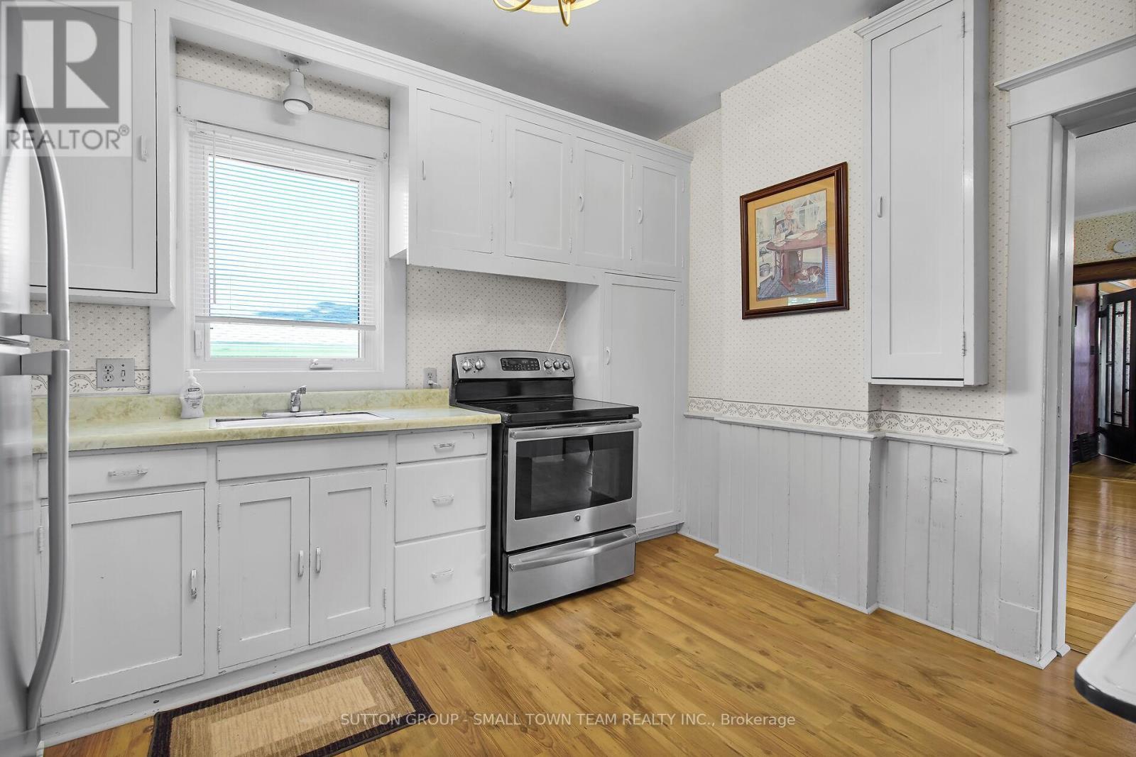 50 Huron Street W, South Huron (Exeter), ON - Indoor Photo Showing Kitchen