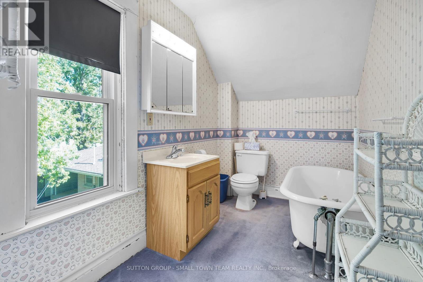 50 Huron Street W, South Huron (Exeter), ON - Indoor Photo Showing Bathroom