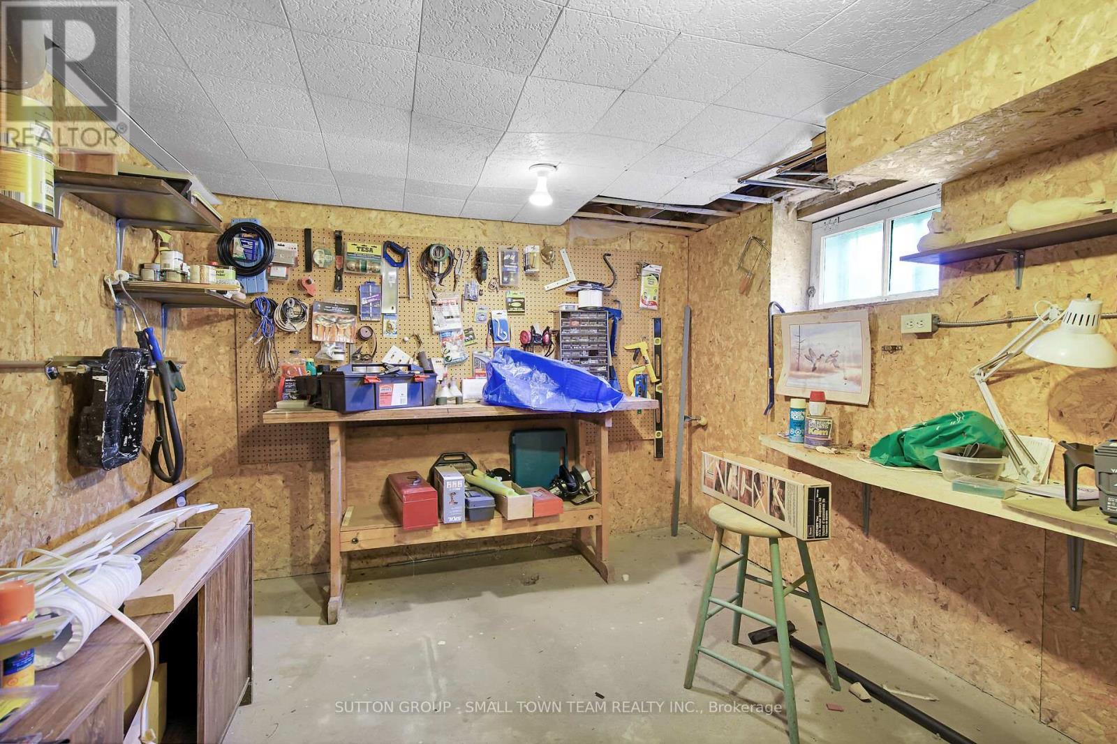 50 Huron Street W, South Huron (Exeter), ON - Indoor