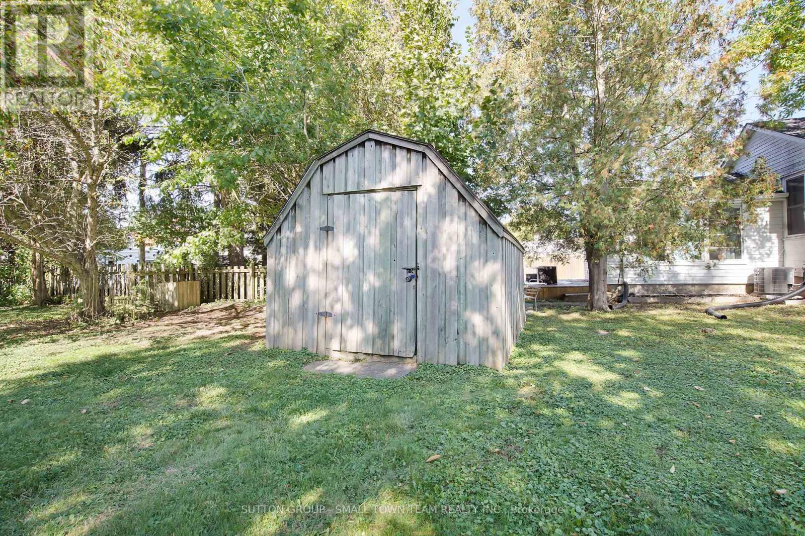 50 Huron Street W, South Huron (Exeter), ON - Outdoor