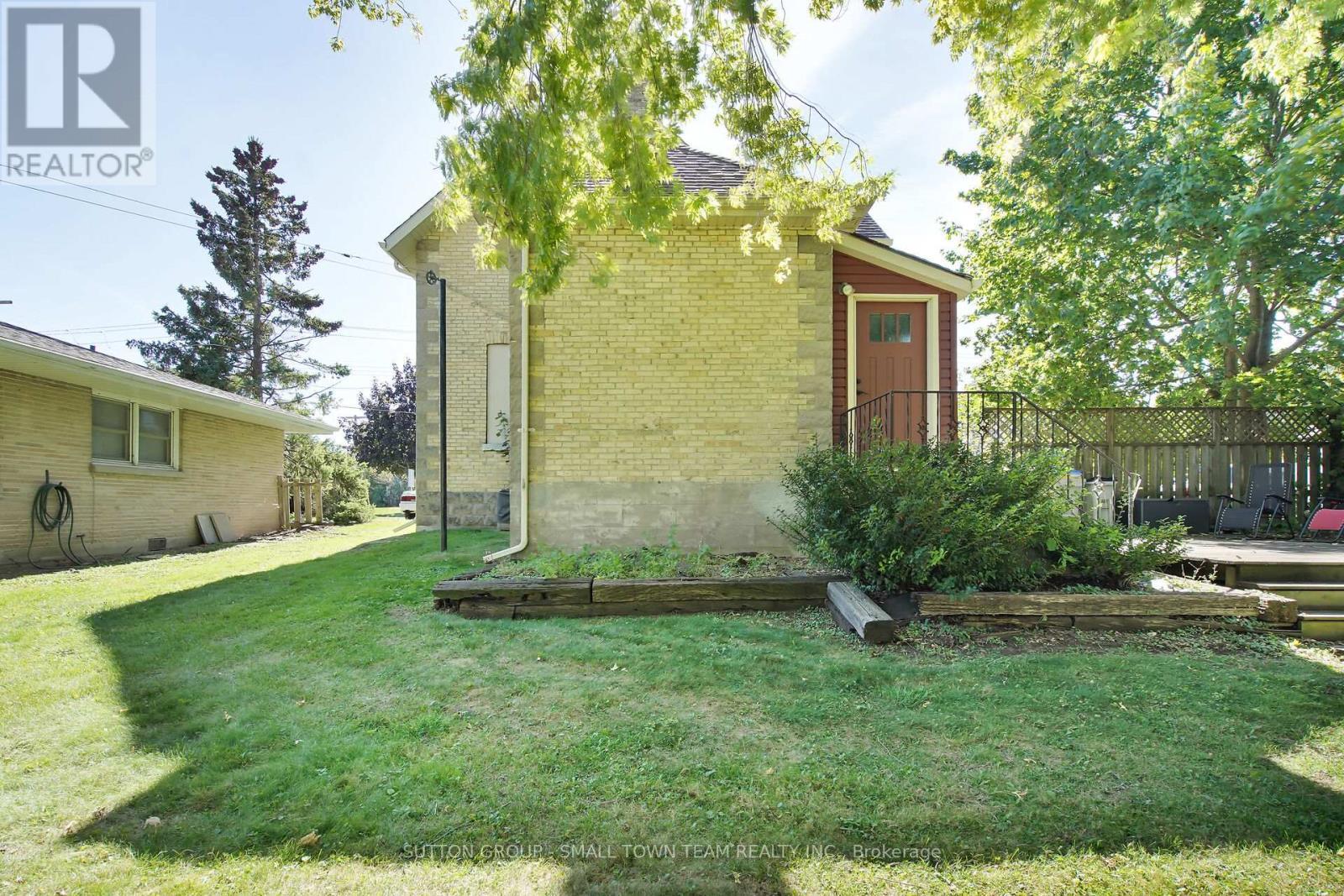 50 Huron Street W, South Huron (Exeter), ON - Outdoor