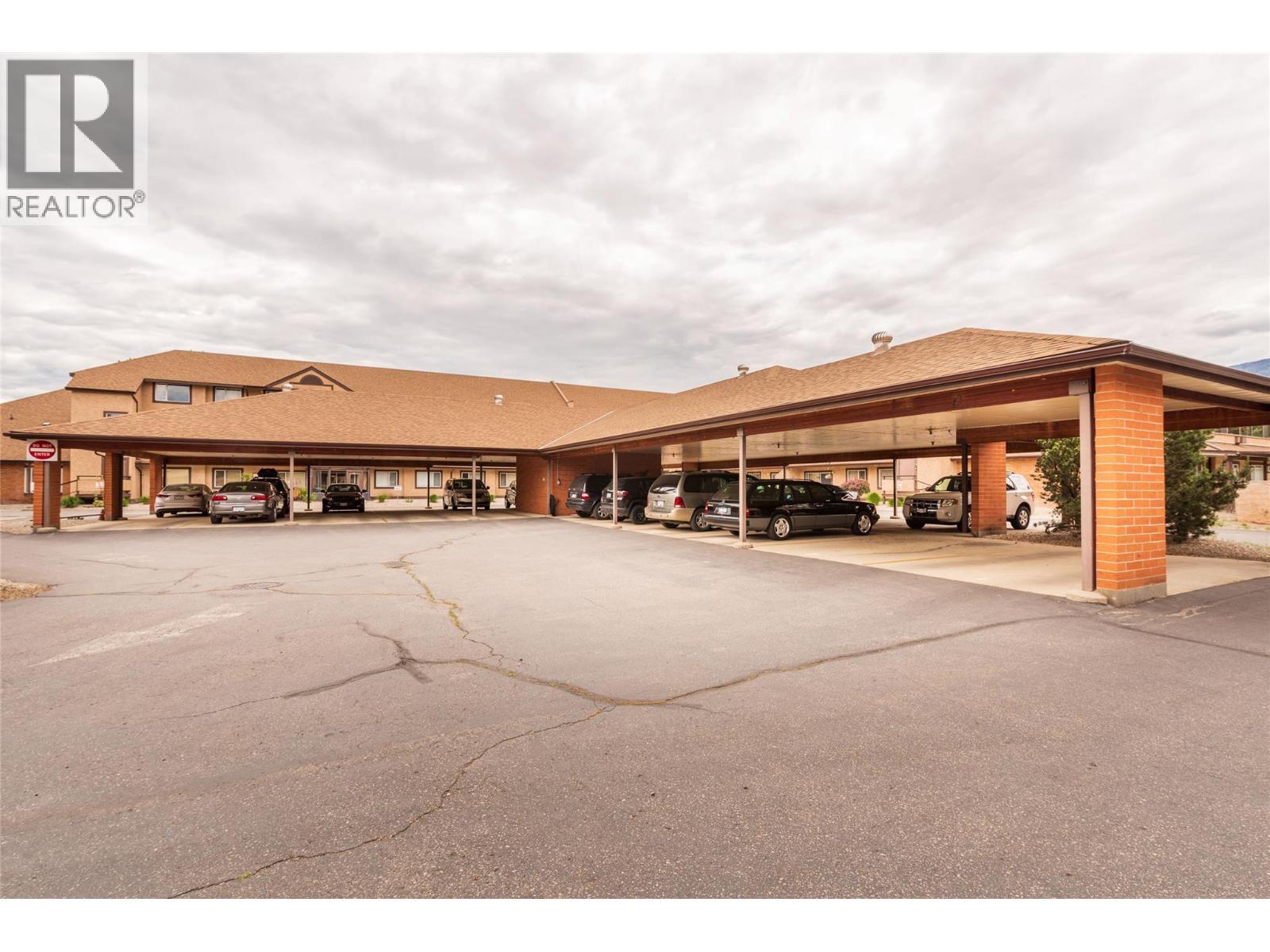 Parking area - 337 Mckinney Road Unit# 104, Oliver, BC - Outdoor