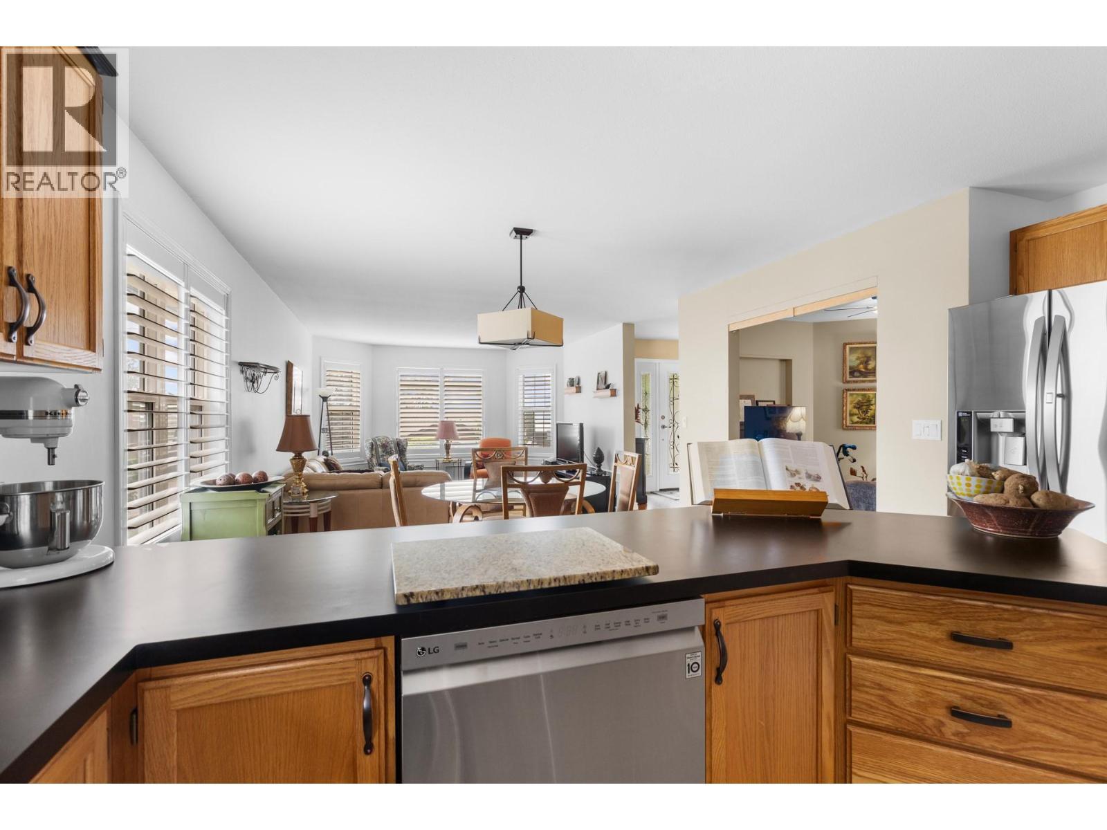 4188 6 Avenue, Peachland, BC - Indoor Photo Showing Kitchen