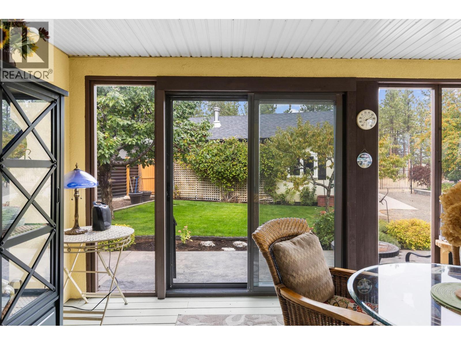 4188 6 Avenue, Peachland, BC - With Exterior