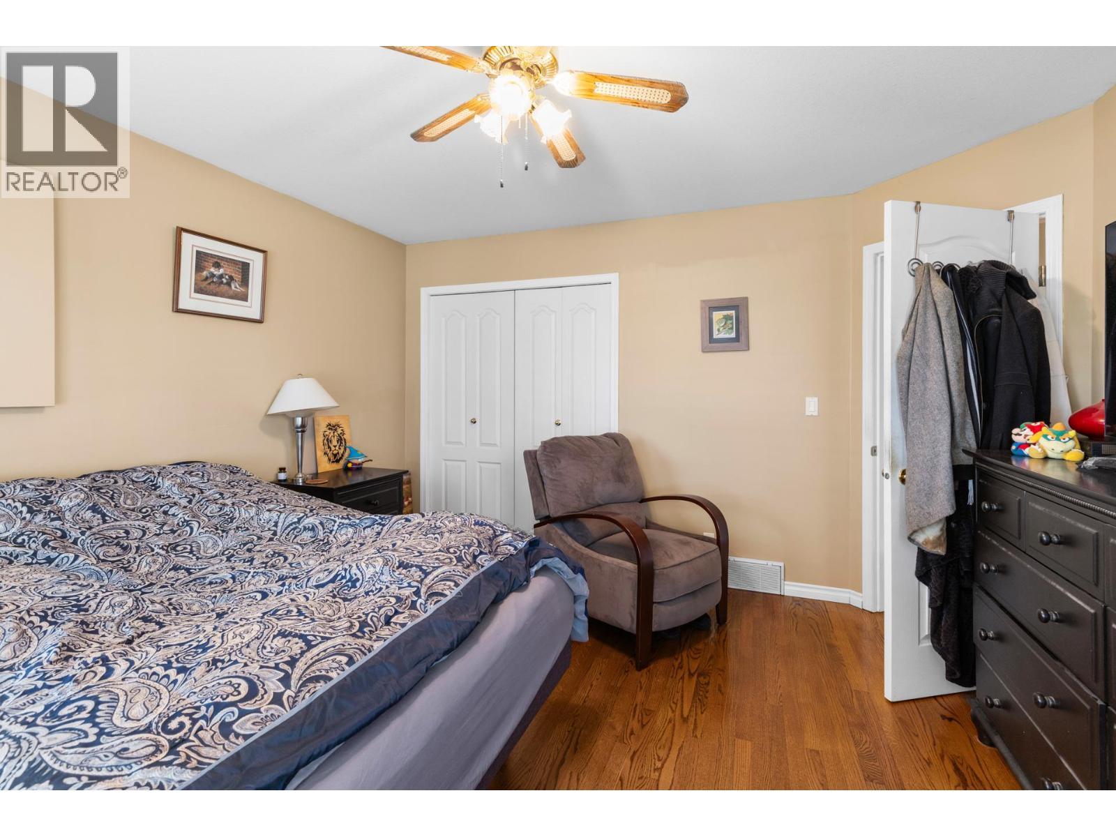 4188 6 Avenue, Peachland, BC - Indoor Photo Showing Bedroom