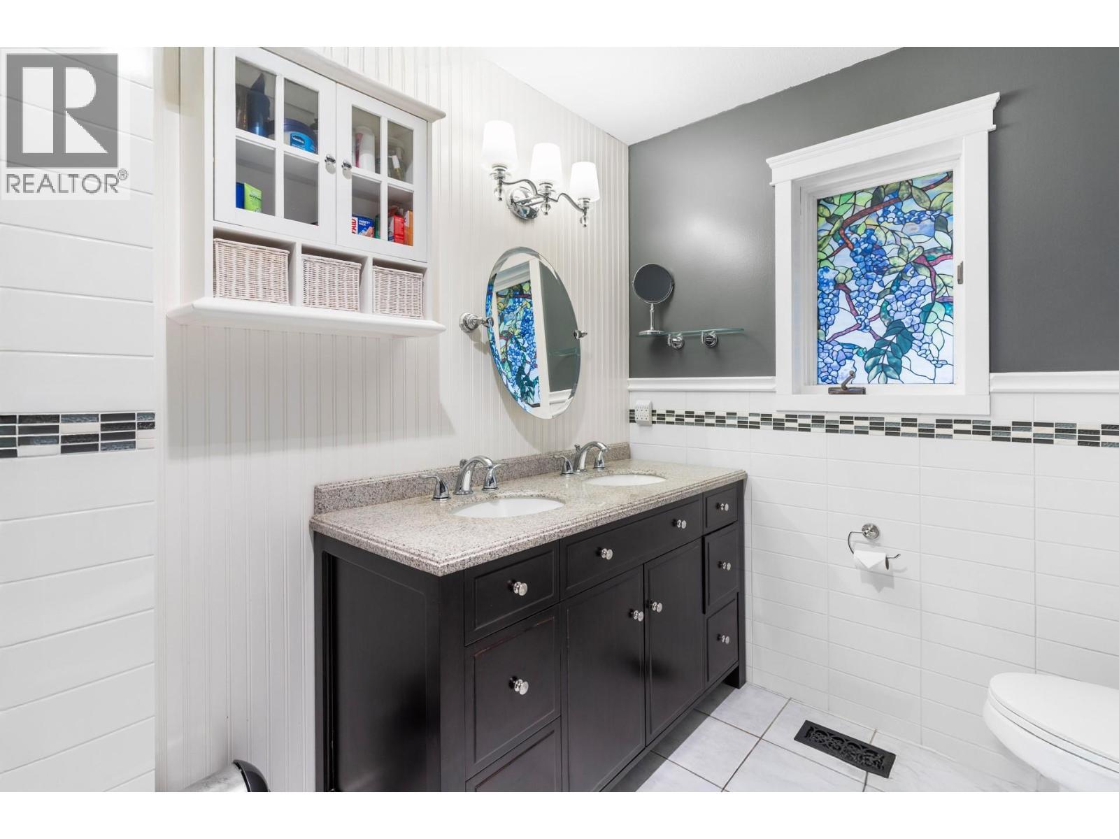 4188 6 Avenue, Peachland, BC - Indoor Photo Showing Bathroom