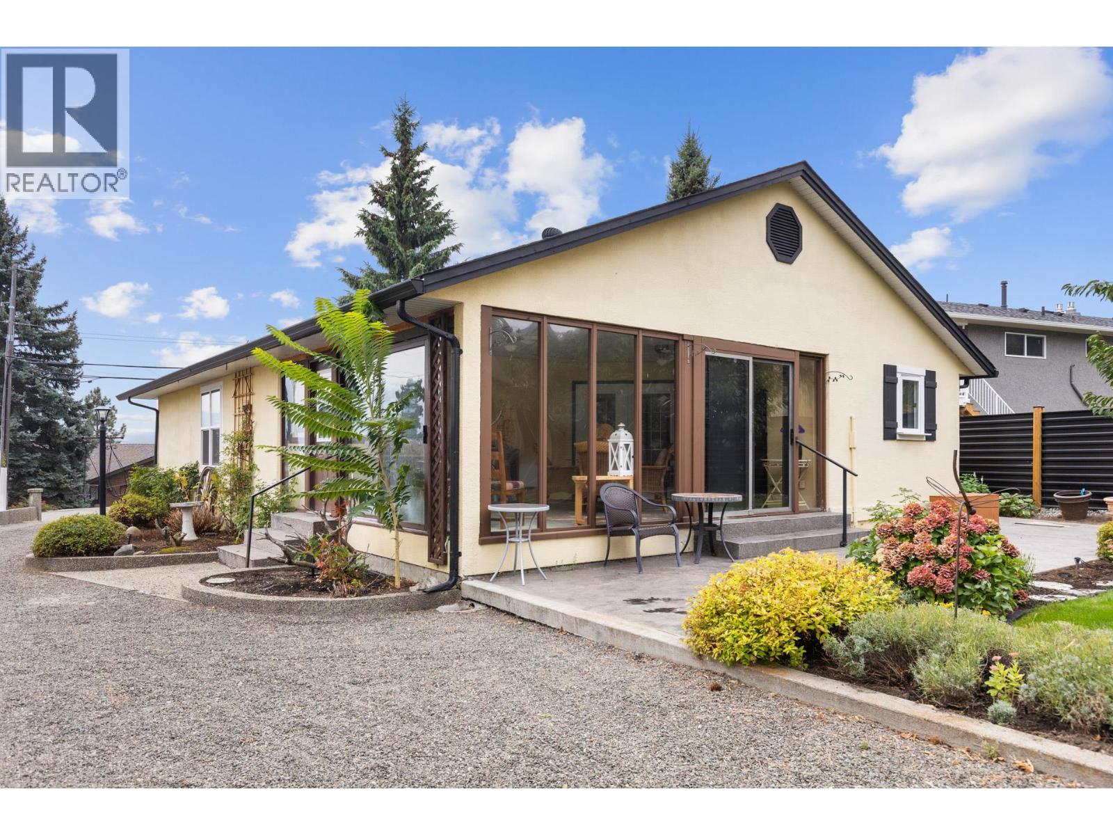 4188 6 Avenue, Peachland, BC - Outdoor