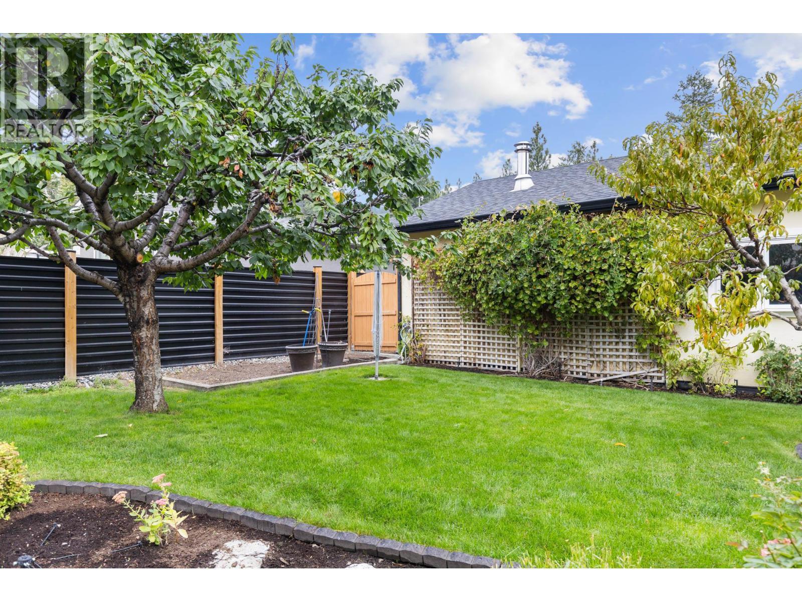 4188 6 Avenue, Peachland, BC - Outdoor