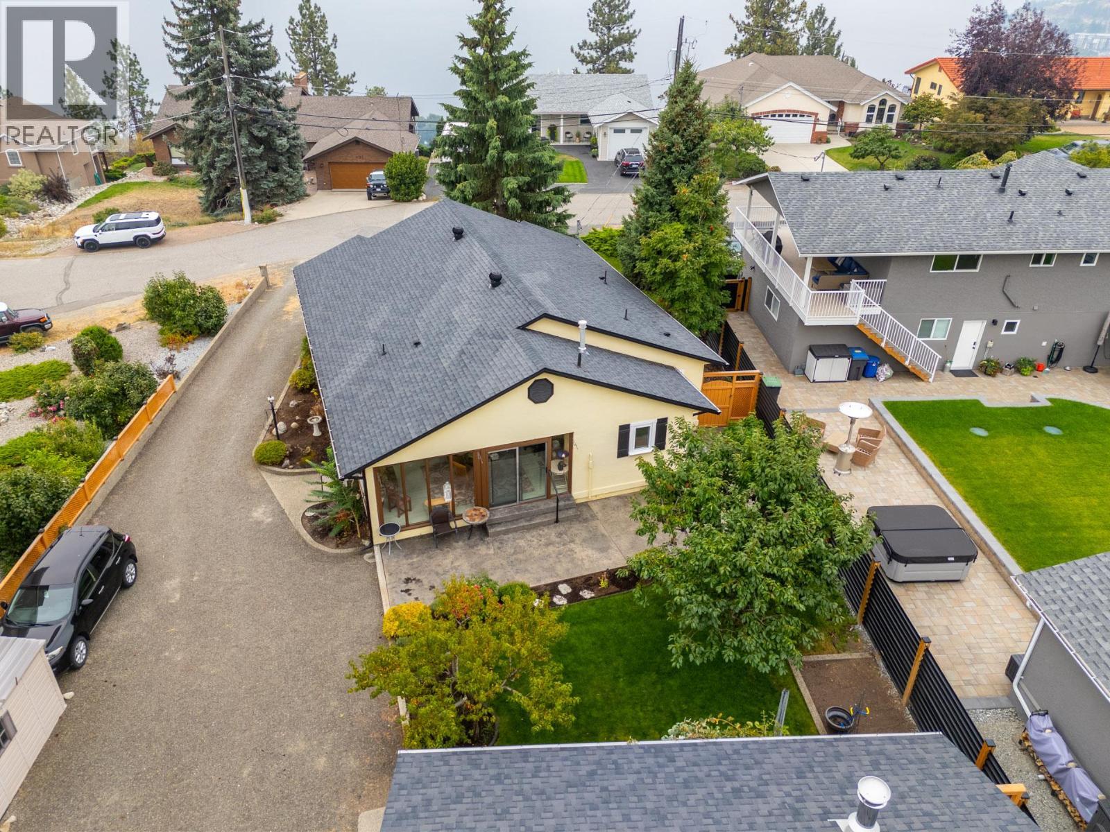 4188 6 Avenue, Peachland, BC - Outdoor