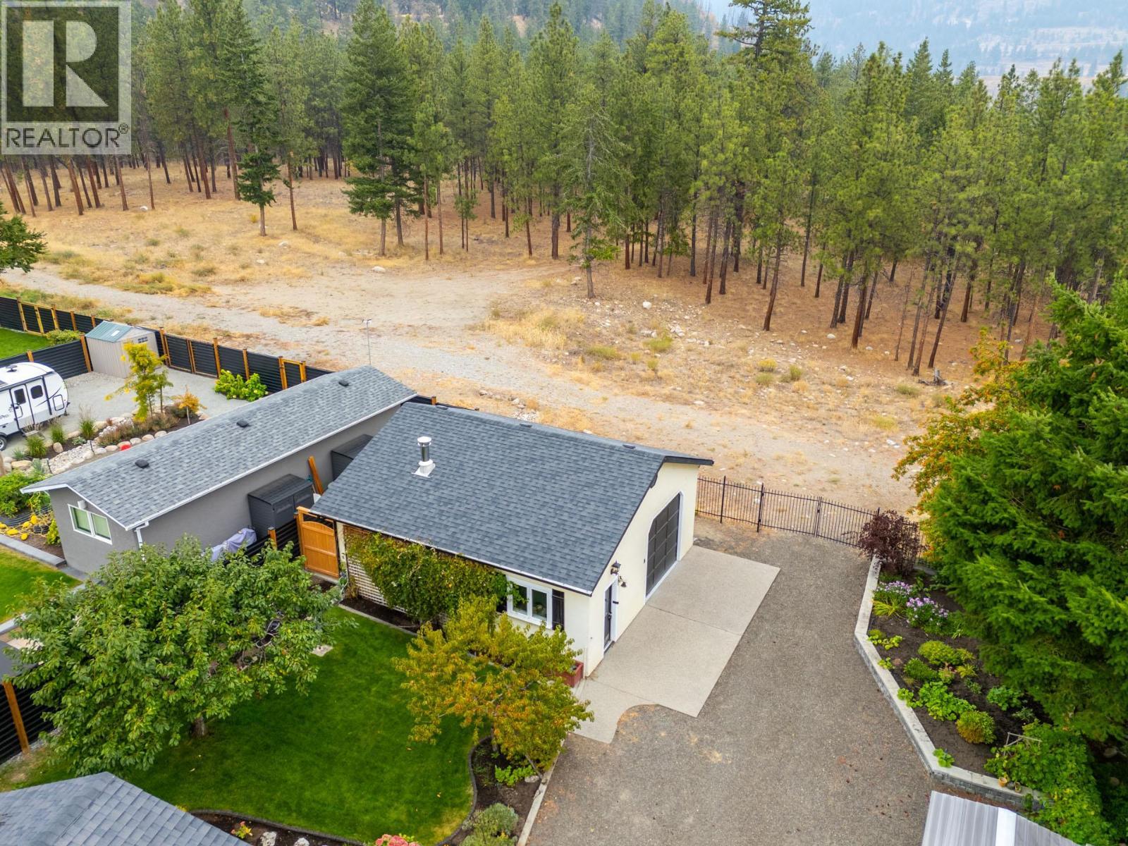 4188 6 Avenue, Peachland, BC - Outdoor