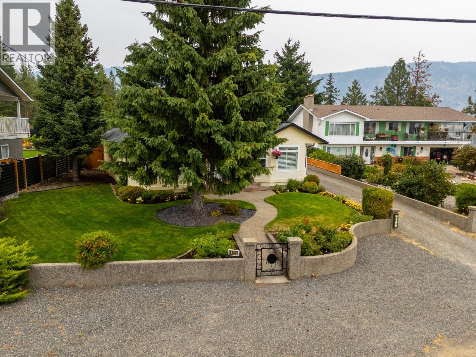 4188 6 Avenue, Peachland, BC - Outdoor